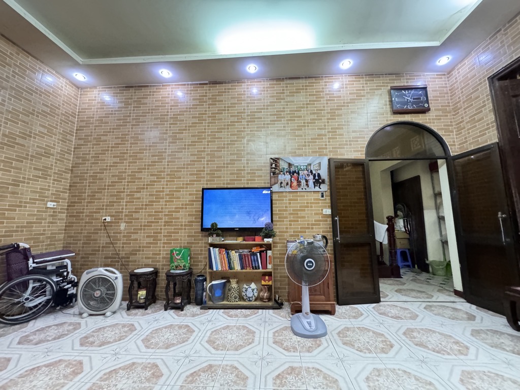 Bán nhà Nguyễn Quý Đức - diện tích 128m2 3 tầng - MẶT PHỐ - giá 39 tỷ