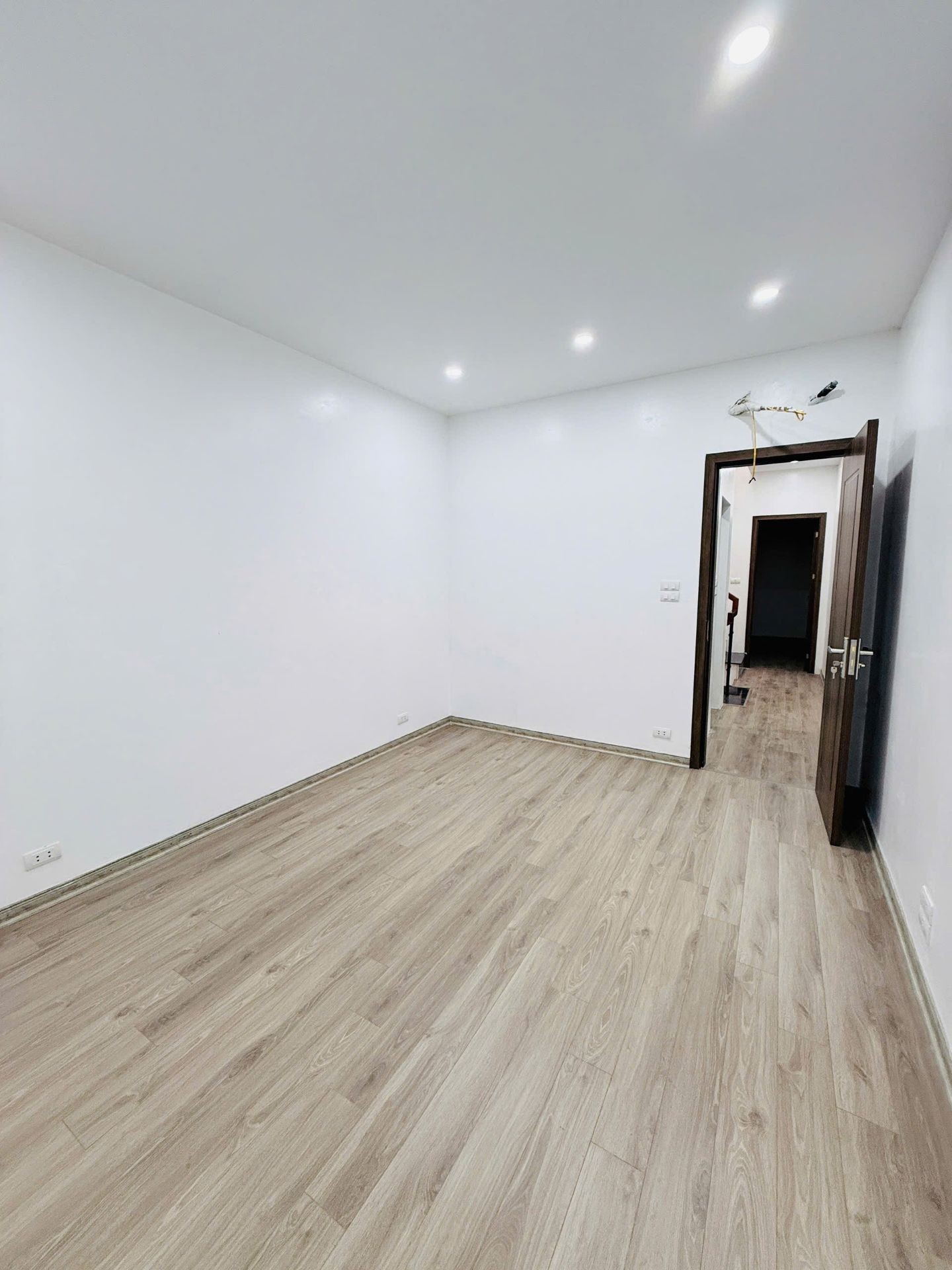 Bán nhà Hồng Mai - diện tích 40m2 4 tầng - Lô góc thoáng sáng - giá 9,5 tỷ