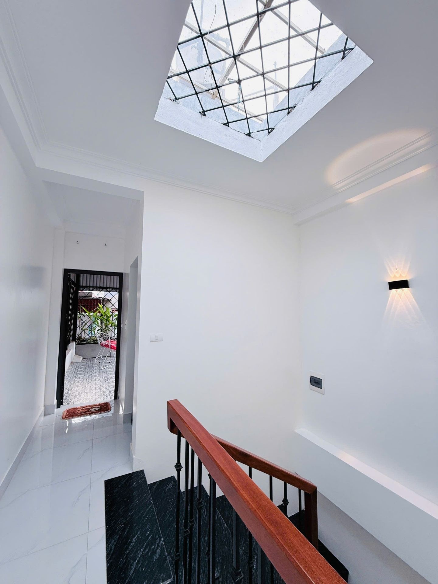 Bán nhà Hồng Mai - diện tích 40m2 4 tầng - Lô góc thoáng sáng - giá 9,5 tỷ