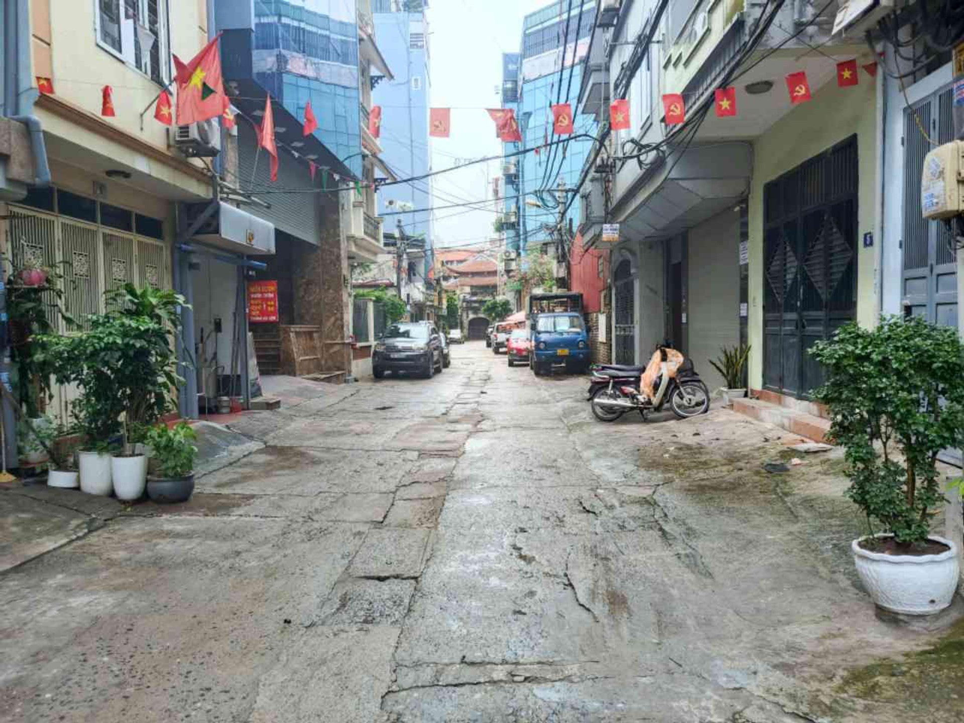 Bán nhà Giải Phóng - diện tích 55m2 1 tầng - Ô TÔ TRÁNH NHAU - giá 16,3 tỷ