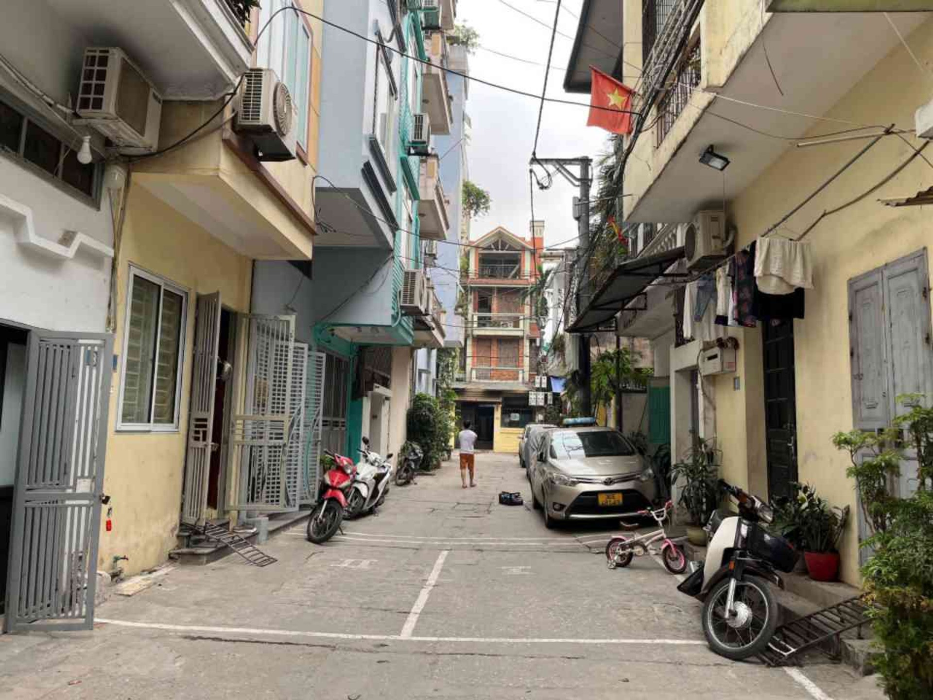 Bán nhà Giải Phóng - diện tích 55m2 1 tầng - Ô TÔ TRÁNH NHAU - giá 16,3 tỷ