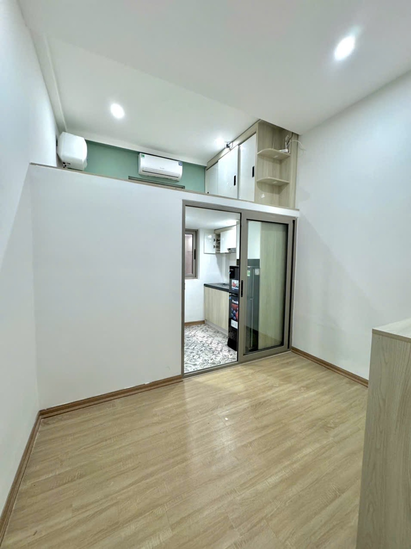 Bán nhà Kim Giang - diện tích 39m2 5 tầng - ô tô sát nhà - giá 9,1 tỷ