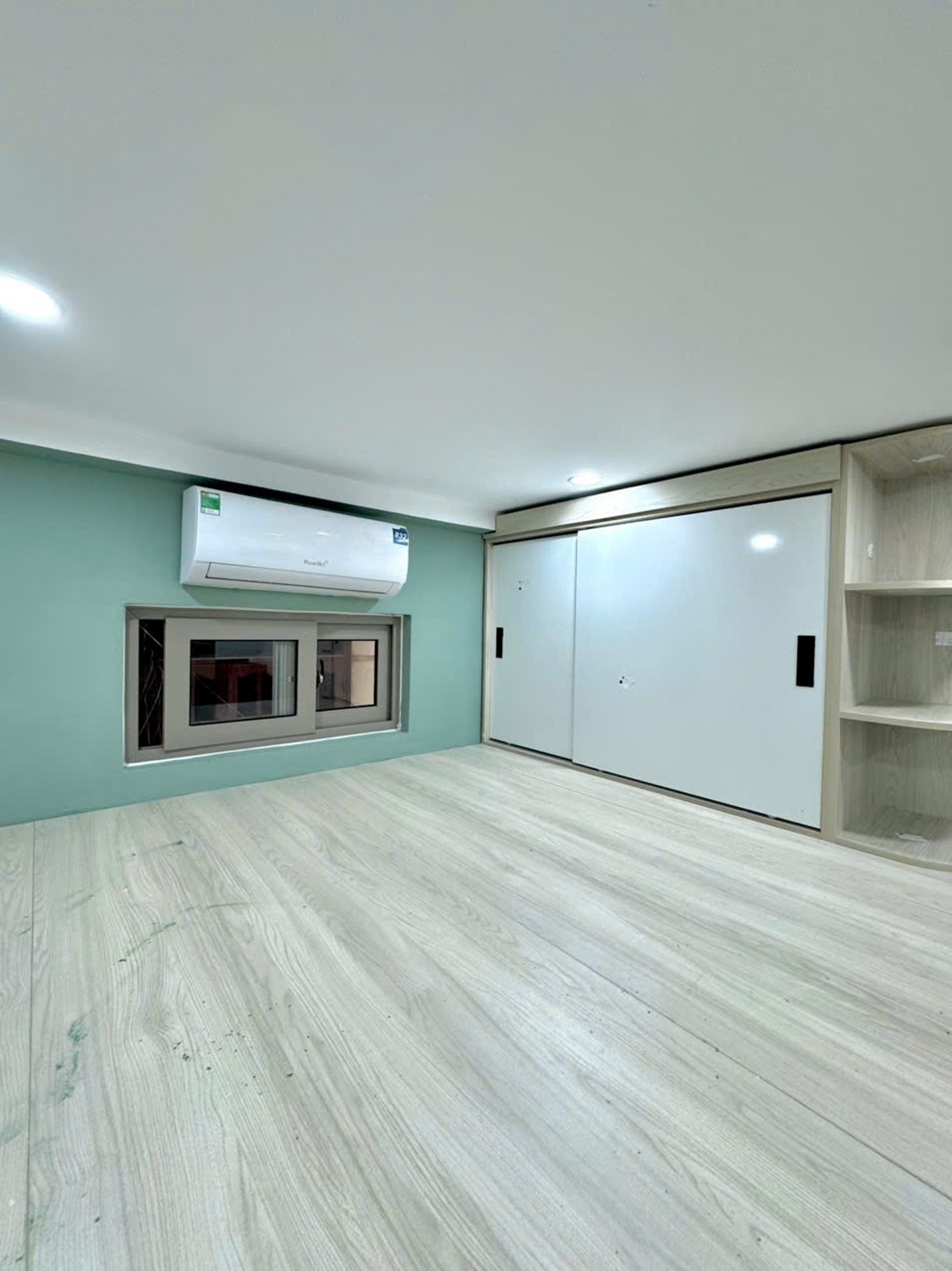 Bán nhà Kim Giang - diện tích 39m2 5 tầng - ô tô sát nhà - giá 9,1 tỷ
