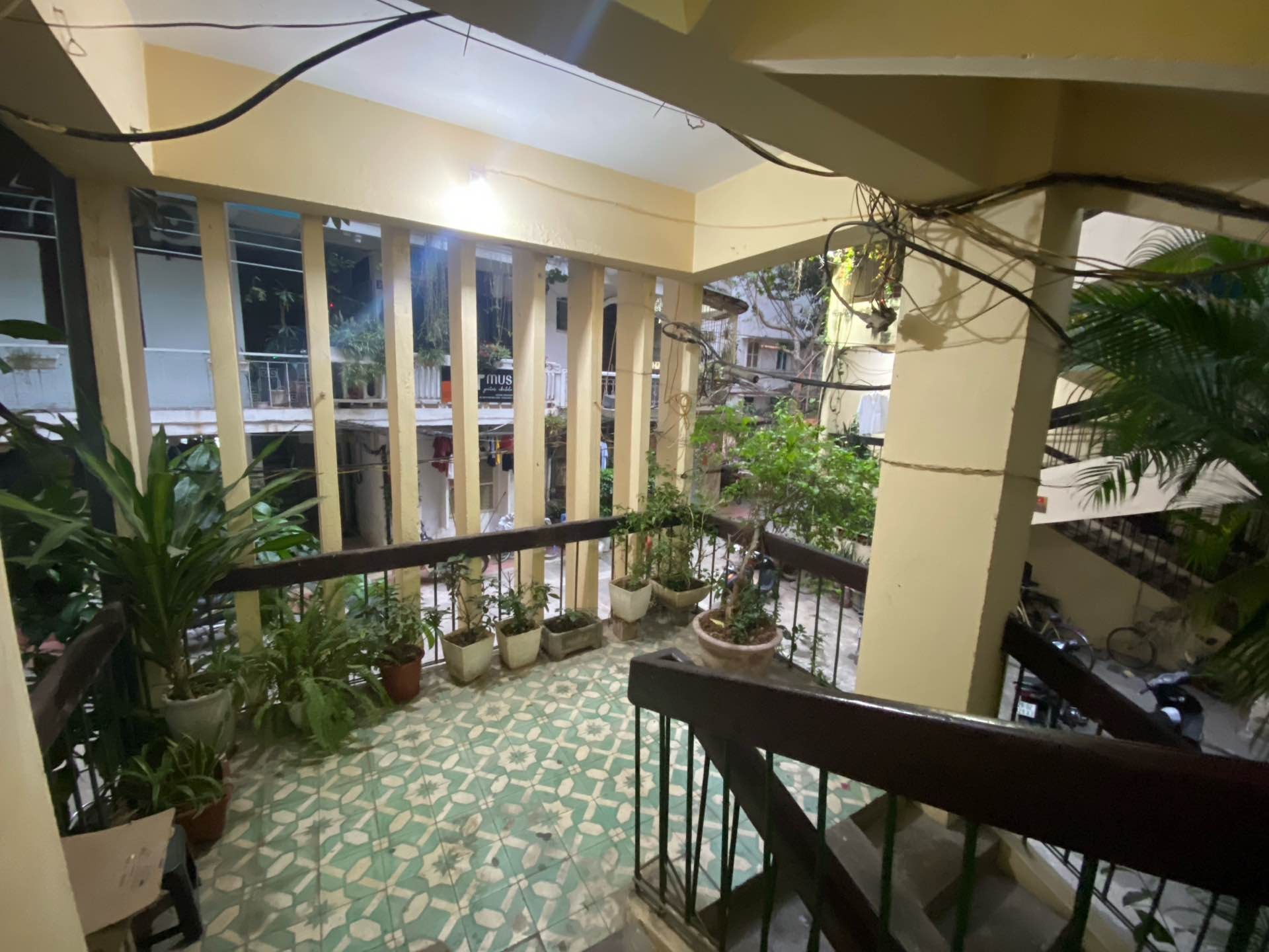 Bán nhà Đội Cung - diện tích 80m2 1 tầng - Cực đẹp, an ninh tốt - giá 8 tỷ