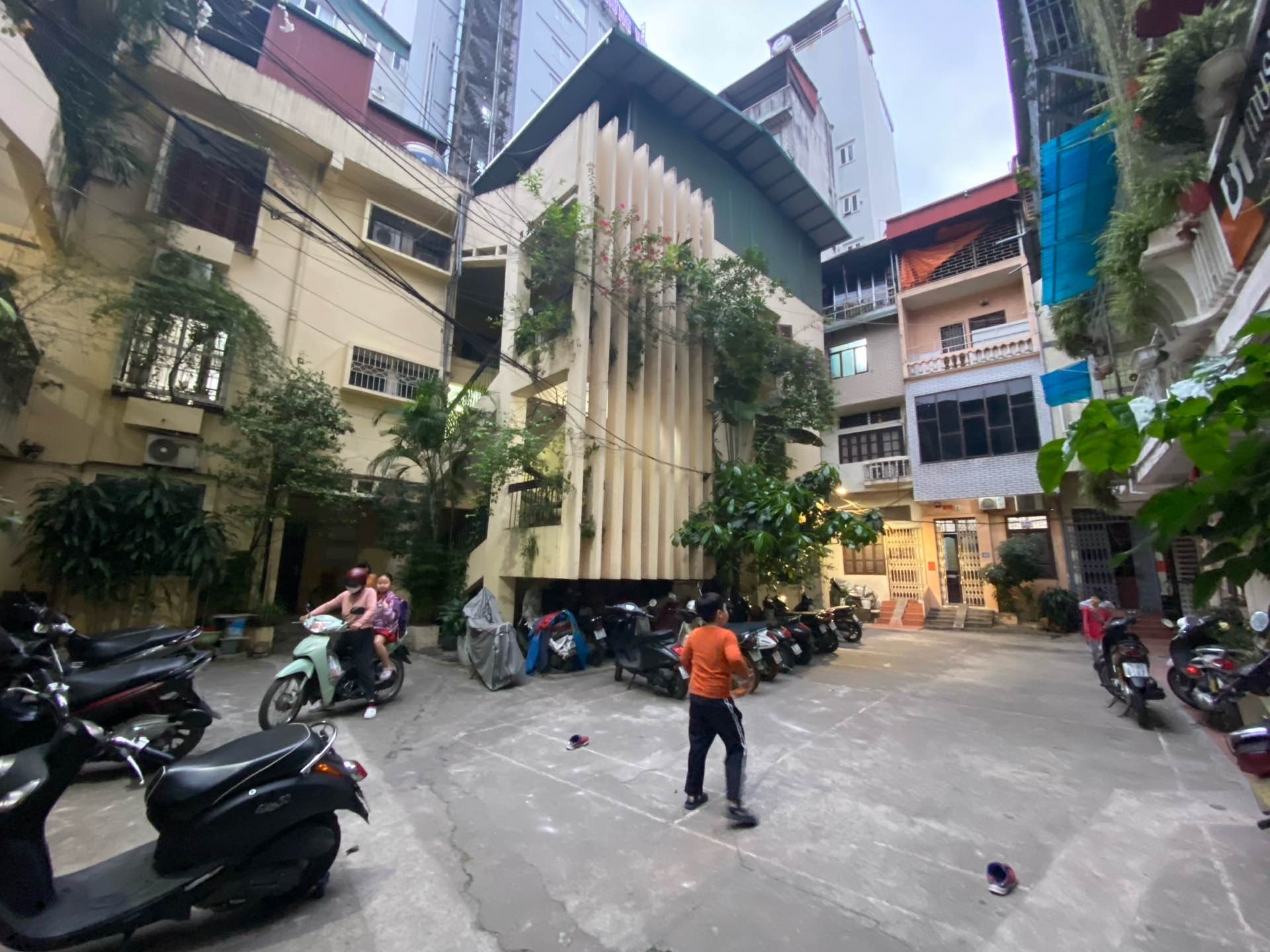 Bán nhà Đội Cung - diện tích 80m2 1 tầng - Cực đẹp, an ninh tốt - giá 8 tỷ