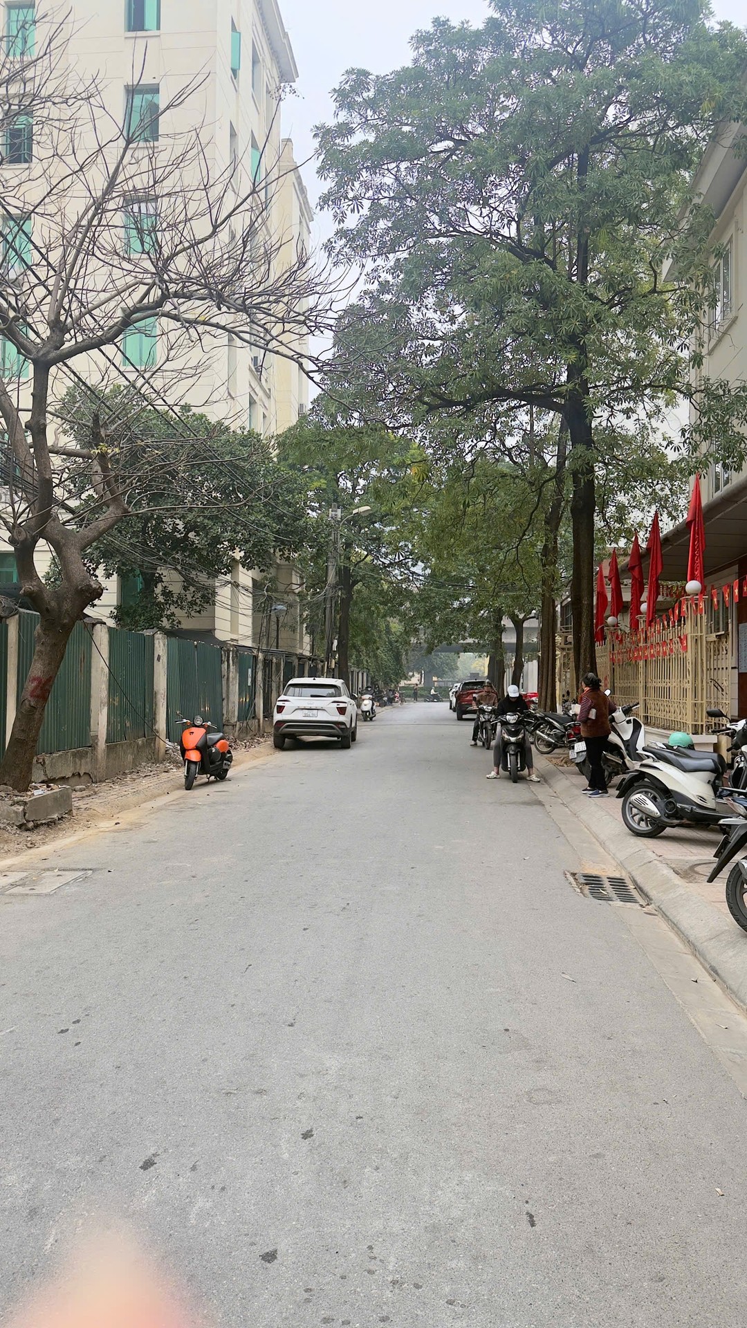 Bán nhà Khuất Duy Tiến - diện tích 70m2 5 tầng - Mặt ngõ VIP, kinh doanh sầm uất - giá 31 tỷ