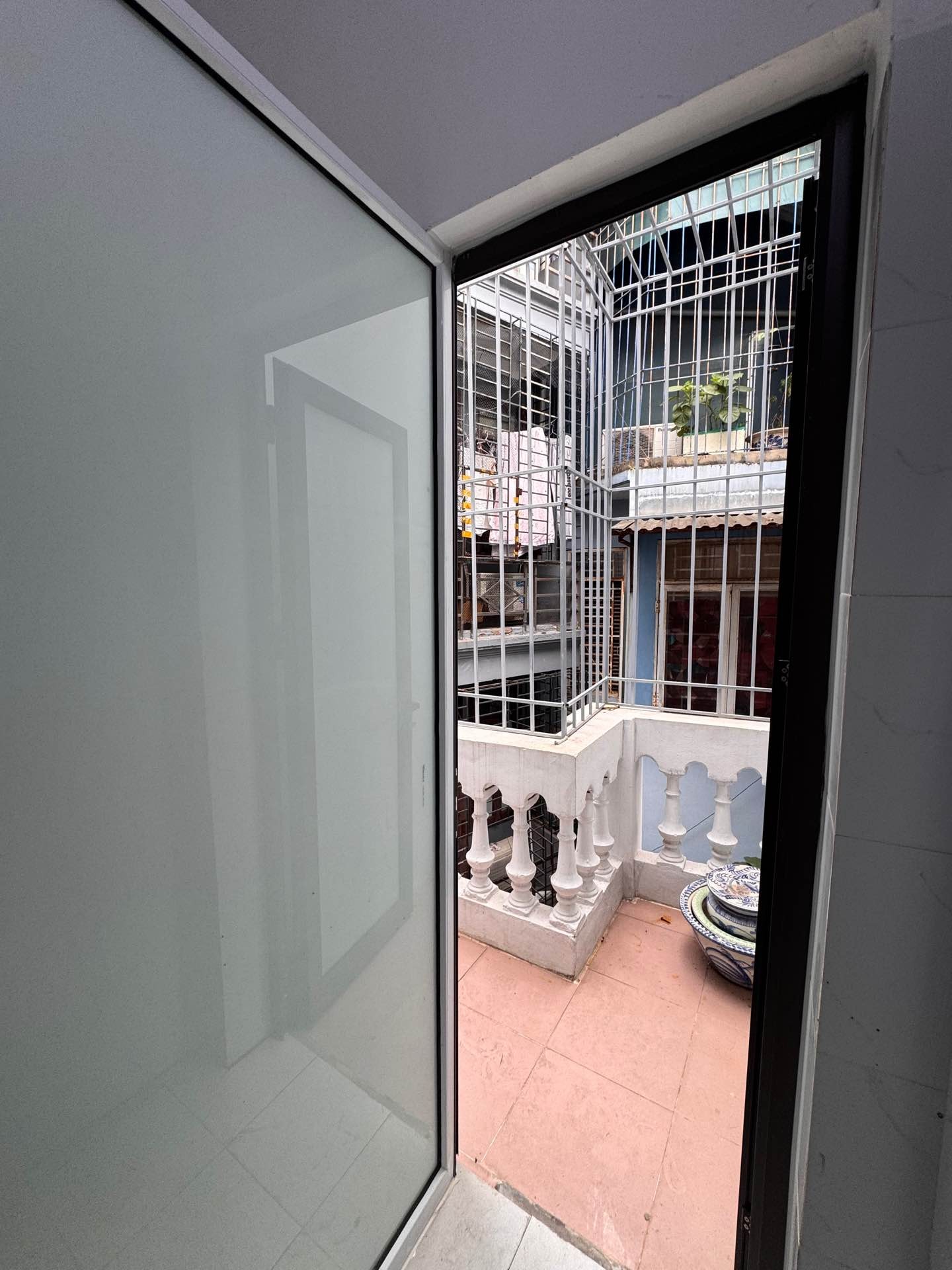 Bán nhà Đình Đông - diện tích 37m2 3 tầng - Lô góc, gần ngã tư phố Huế - giá 7,5 tỷ