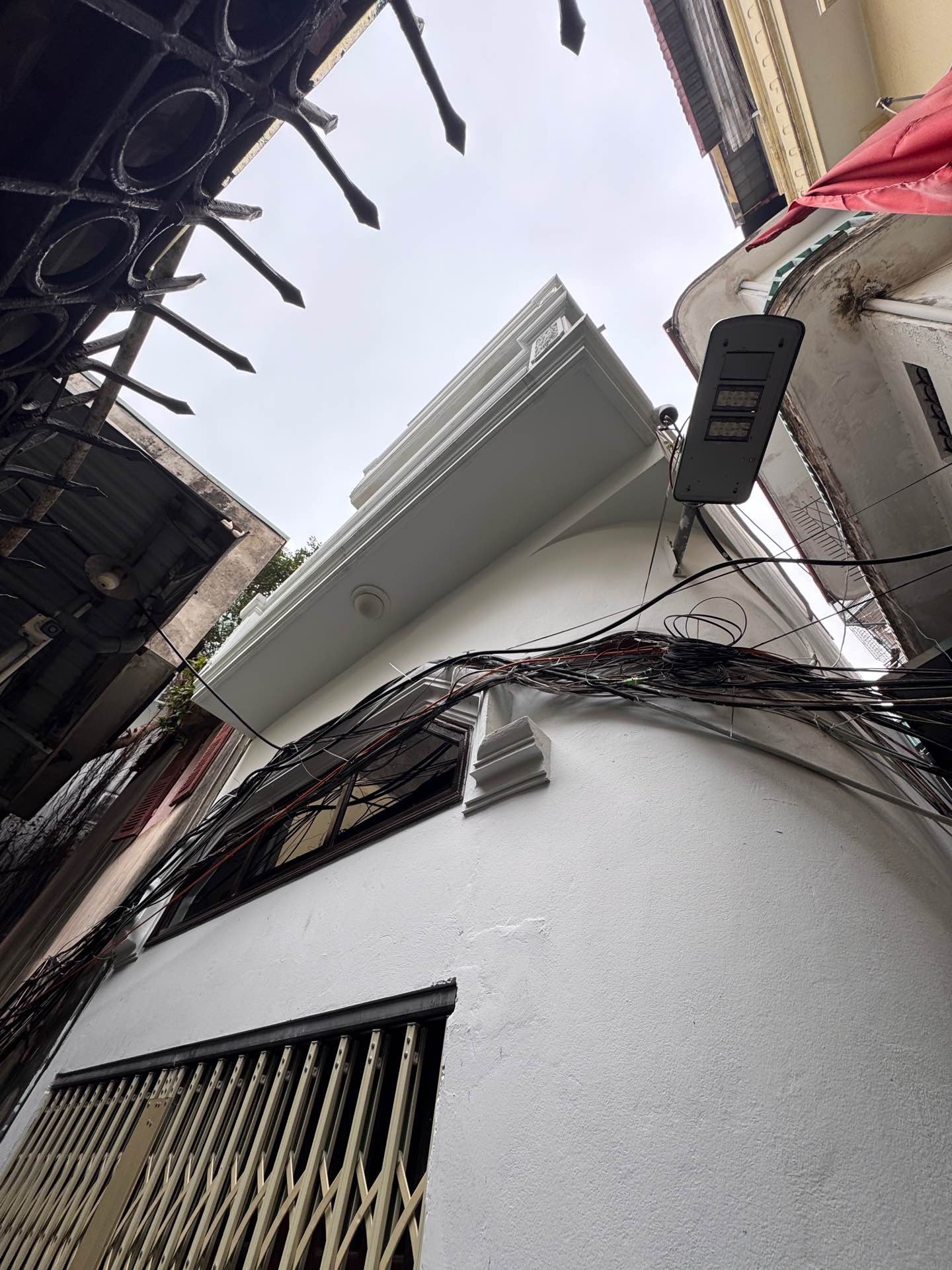 Bán nhà Đình Đông - diện tích 37m2 3 tầng - Lô góc, gần ngã tư phố Huế - giá 7,5 tỷ