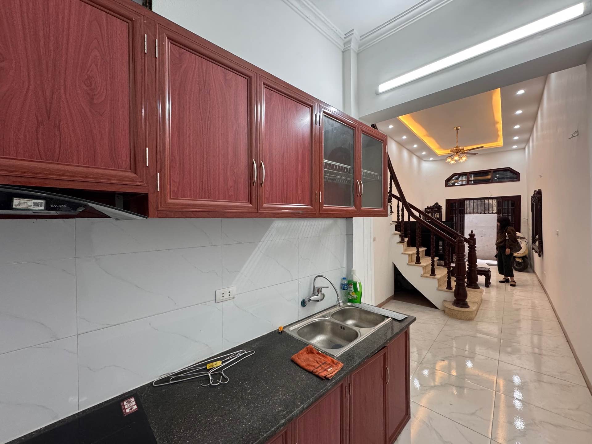 Bán nhà Đình Đông - diện tích 37m2 3 tầng - Lô góc, gần ngã tư phố Huế - giá 7,5 tỷ