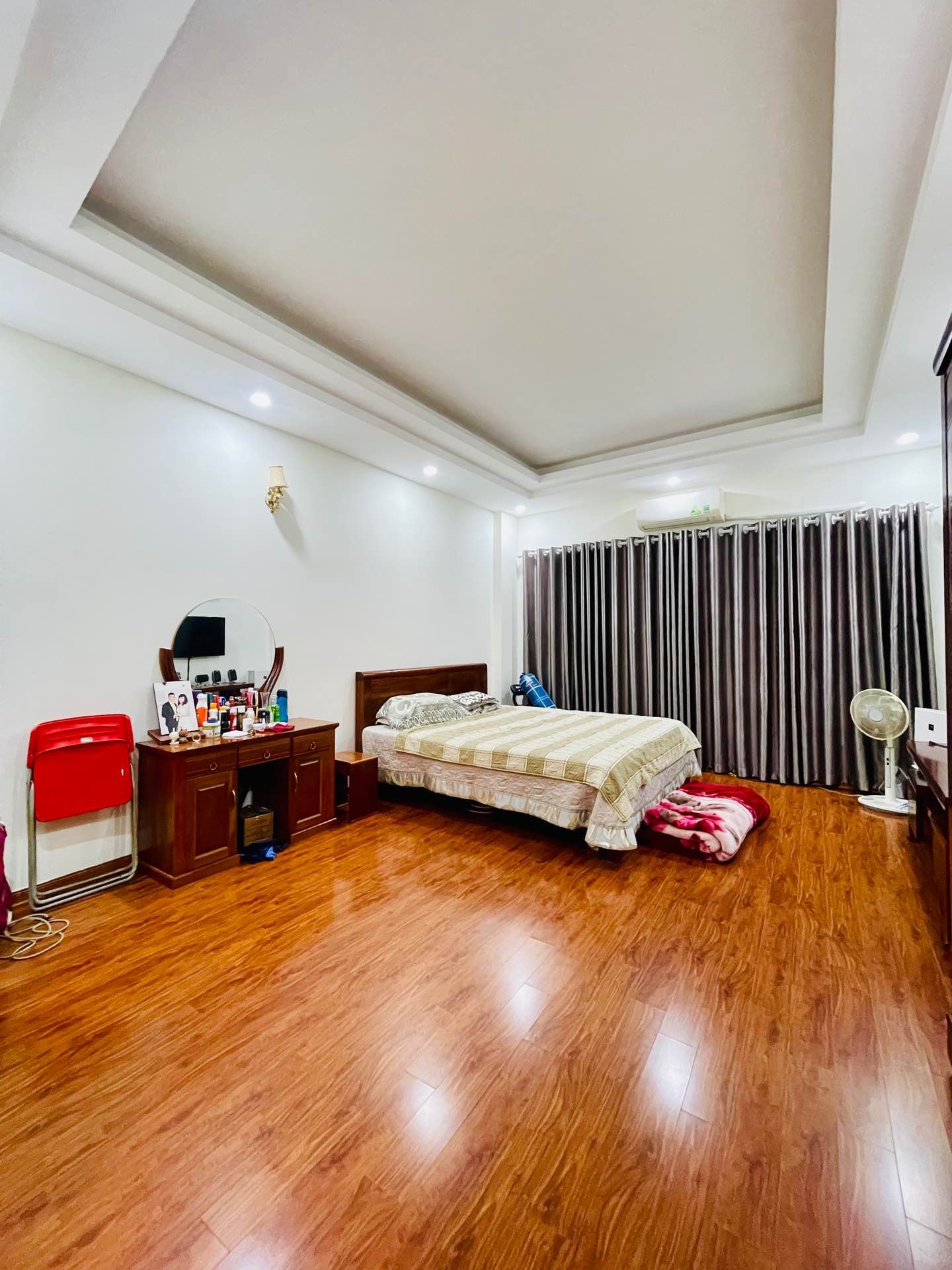 Bán nhà 38 Hai Bà Trưng - diện tích 40m2 5 tầng - Nhà đẹp ngõ rộng thoáng - giá 11,5 tỷ
