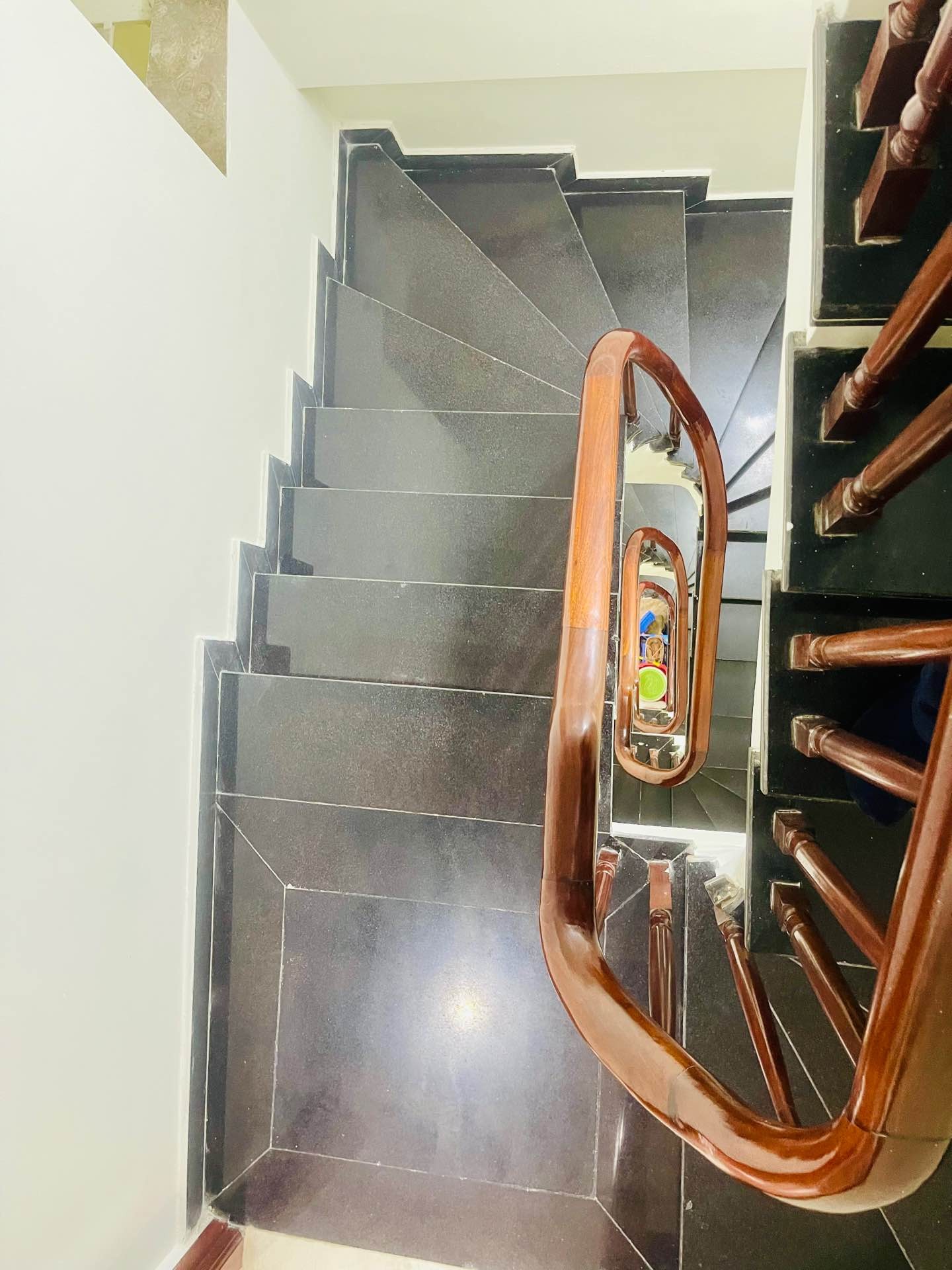 Bán nhà 38 Hai Bà Trưng - diện tích 40m2 5 tầng - Nhà đẹp ngõ rộng thoáng - giá 11,5 tỷ