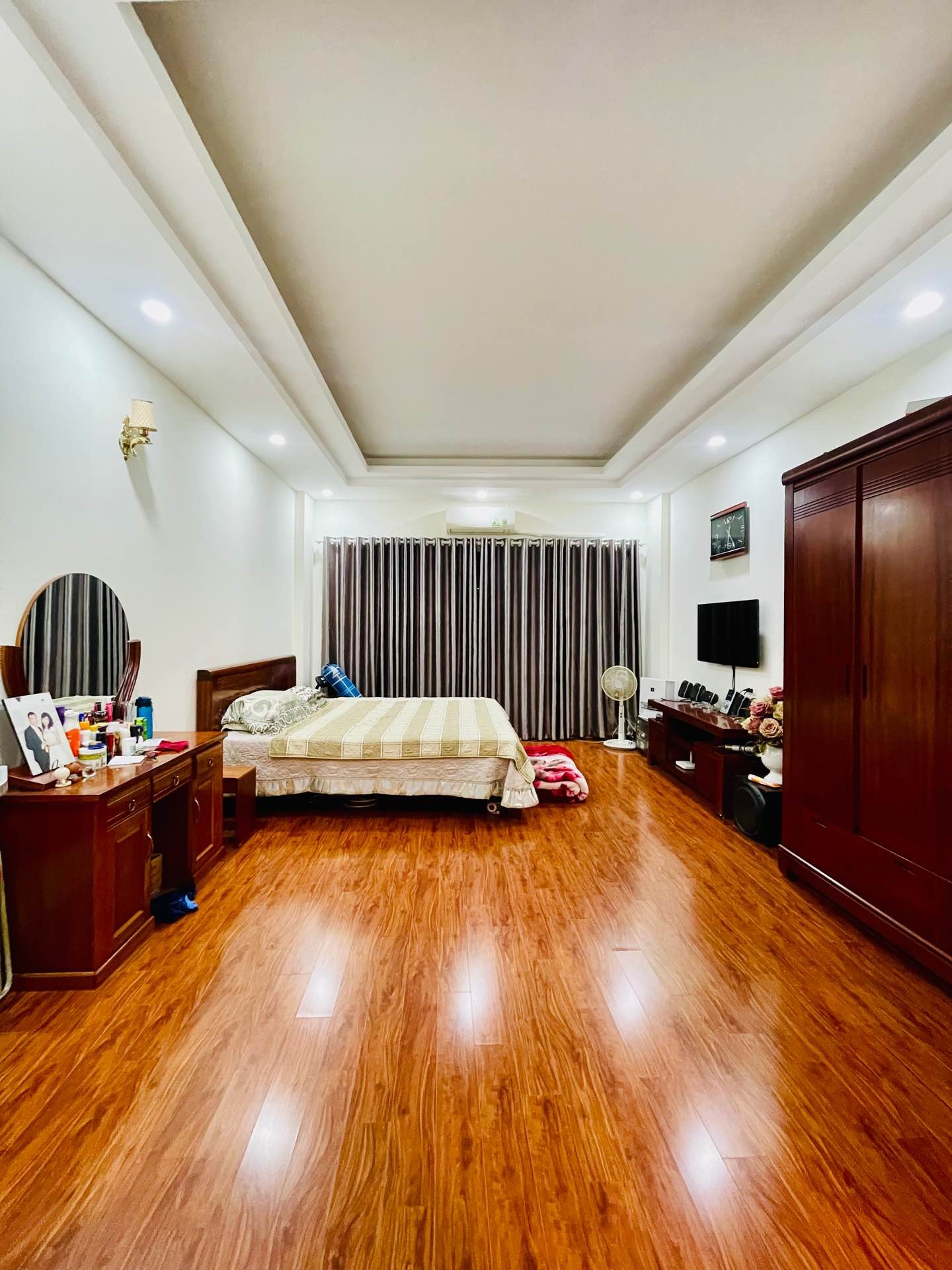 Bán nhà 38 Hai Bà Trưng - diện tích 40m2 5 tầng - Nhà đẹp ngõ rộng thoáng - giá 11,5 tỷ