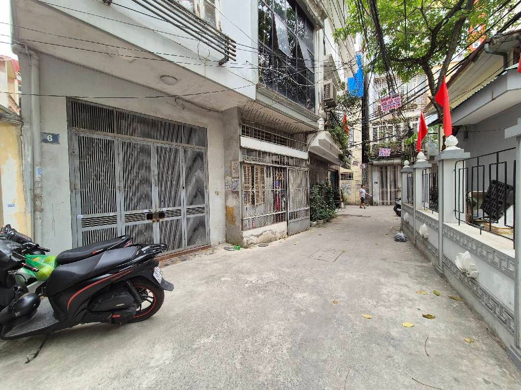 Bán nhà Thái Thịnh - diện tích 158m2 2 tầng - ô tô đỗ cửa - giá 38 tỷ