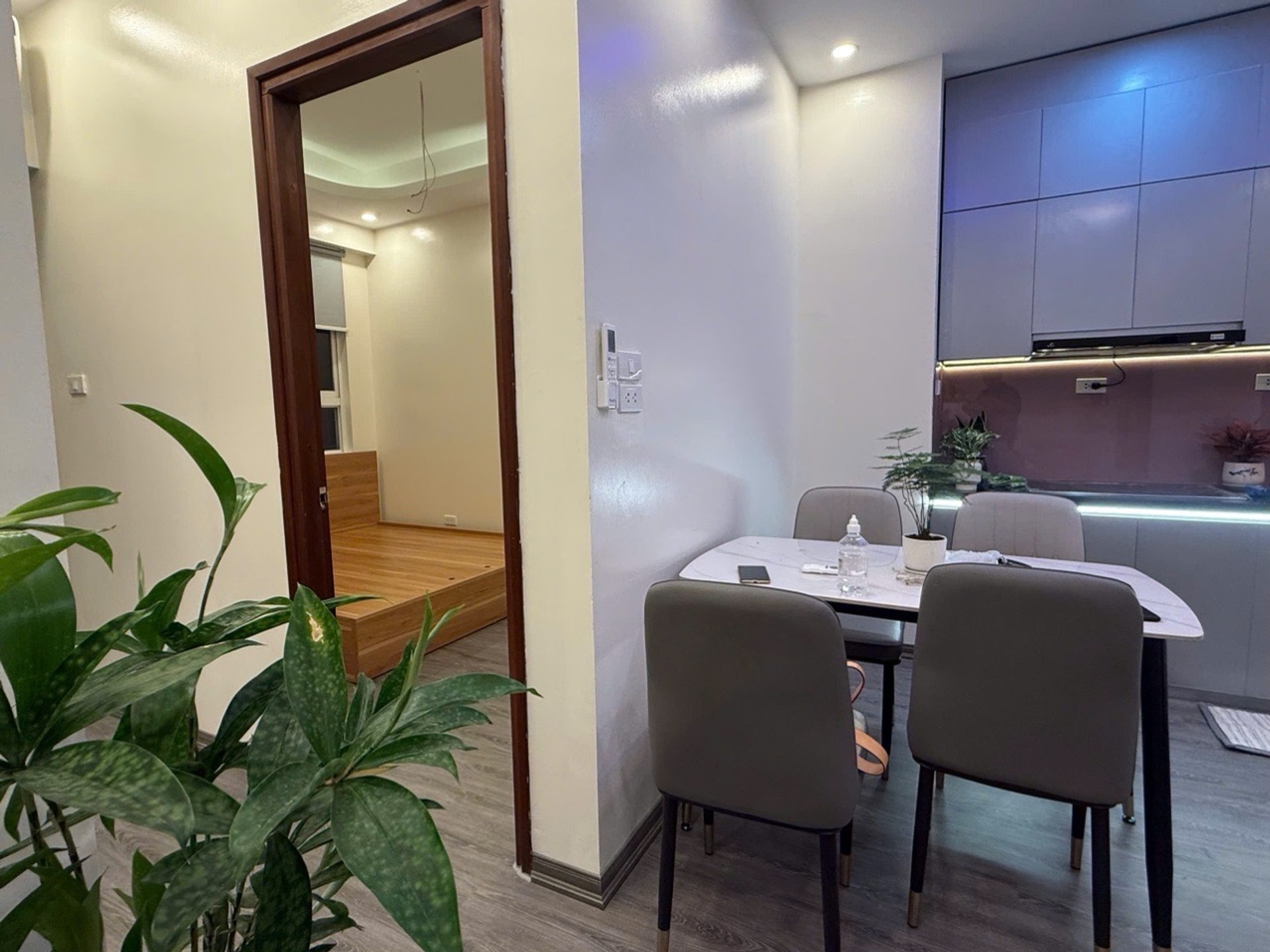 Bán nhà Hồng Hà - diện tích 53m2 2 tầng - Căn hộ đẹp - giá 4,05 tỷ