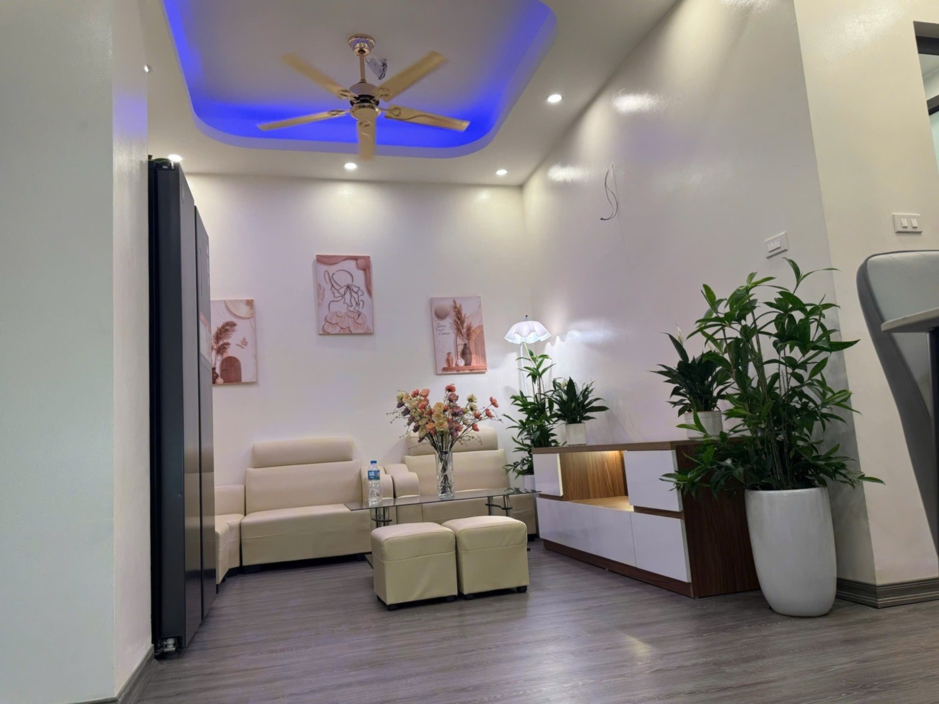 Bán nhà Hồng Hà - diện tích 53m2 2 tầng - Căn hộ đẹp - giá 4,05 tỷ