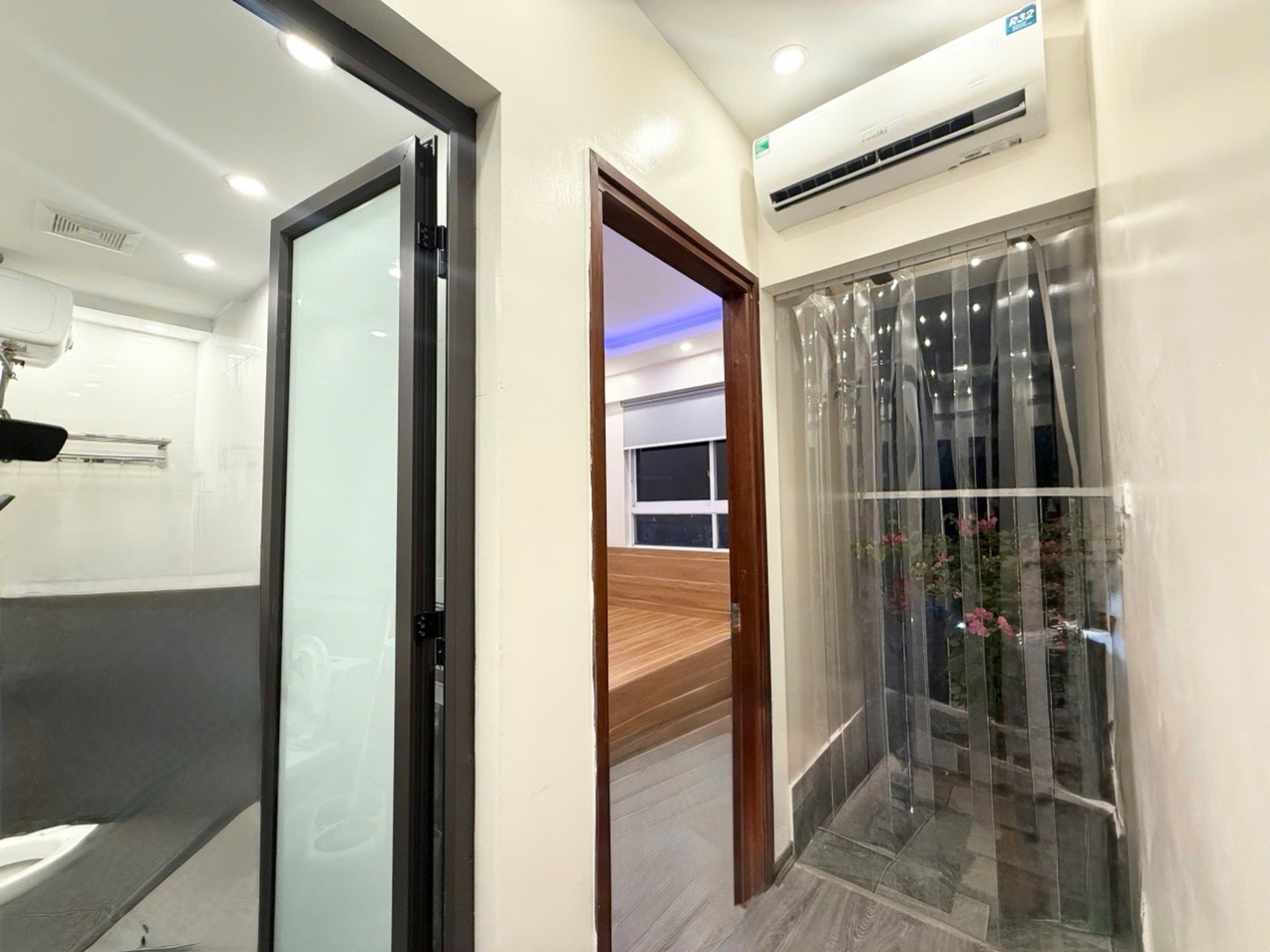 Bán nhà Hồng Hà - diện tích 53m2 2 tầng - Căn hộ đẹp - giá 4,05 tỷ