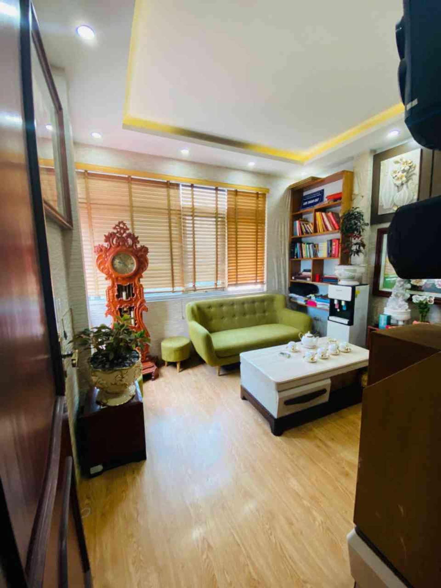 Bán nhà Yên Duyên - diện tích 30m2 6 tầng - Mặt phố kinh doanh - giá 12,8 tỷ
