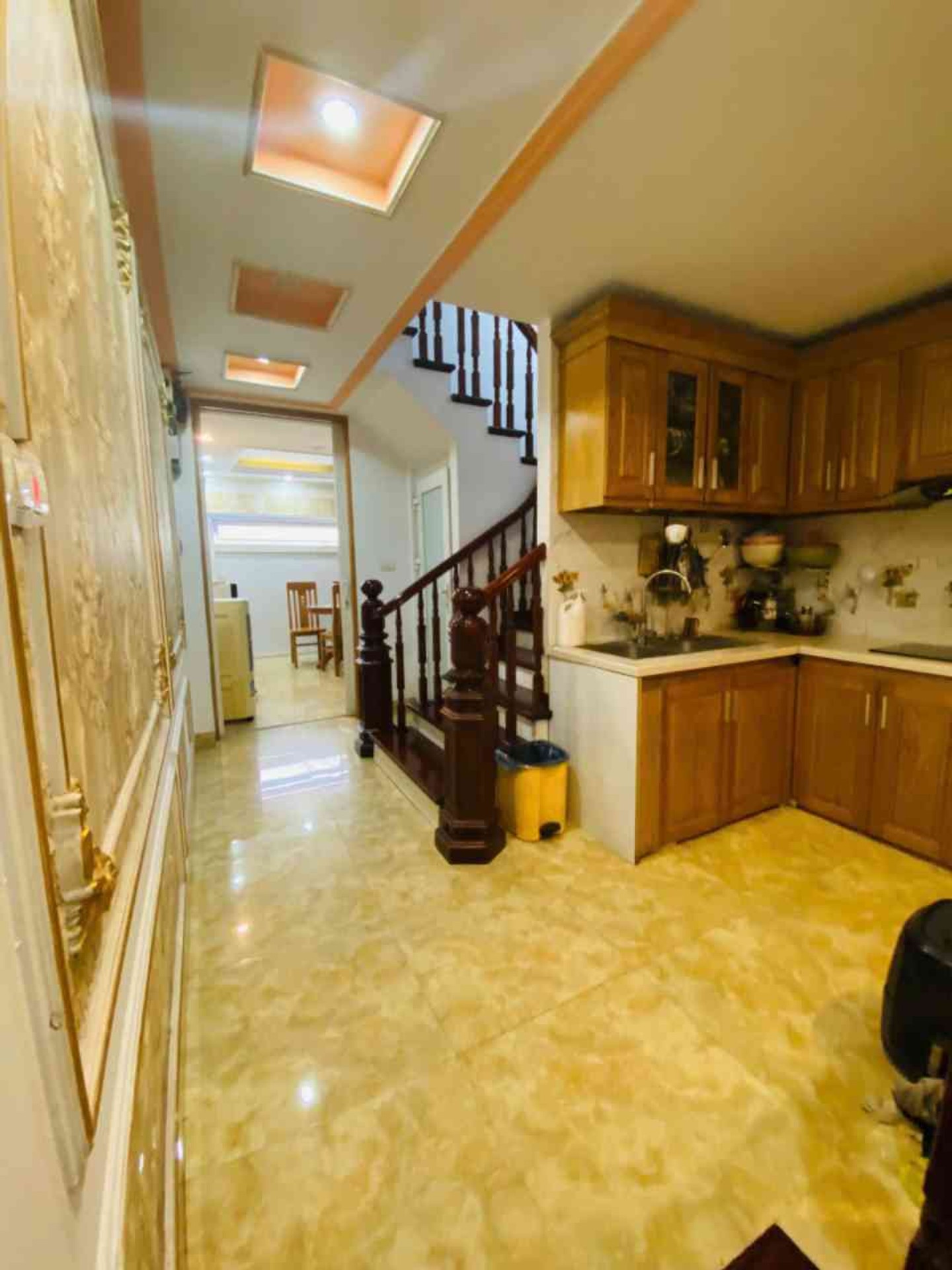 Bán nhà Yên Duyên - diện tích 30m2 6 tầng - Mặt phố kinh doanh - giá 12,8 tỷ