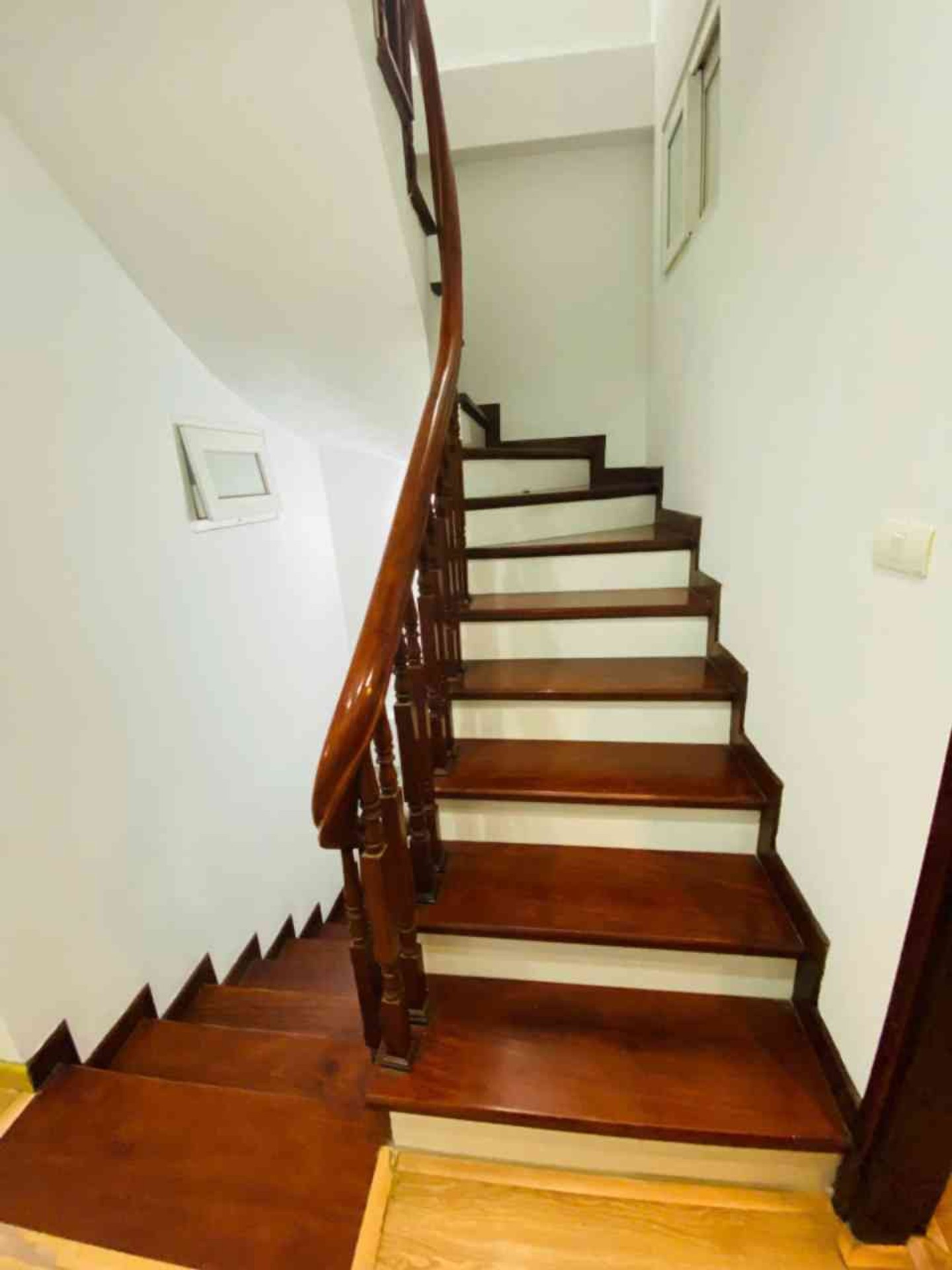 Bán nhà Yên Duyên - diện tích 30m2 6 tầng - Mặt phố kinh doanh - giá 12,8 tỷ