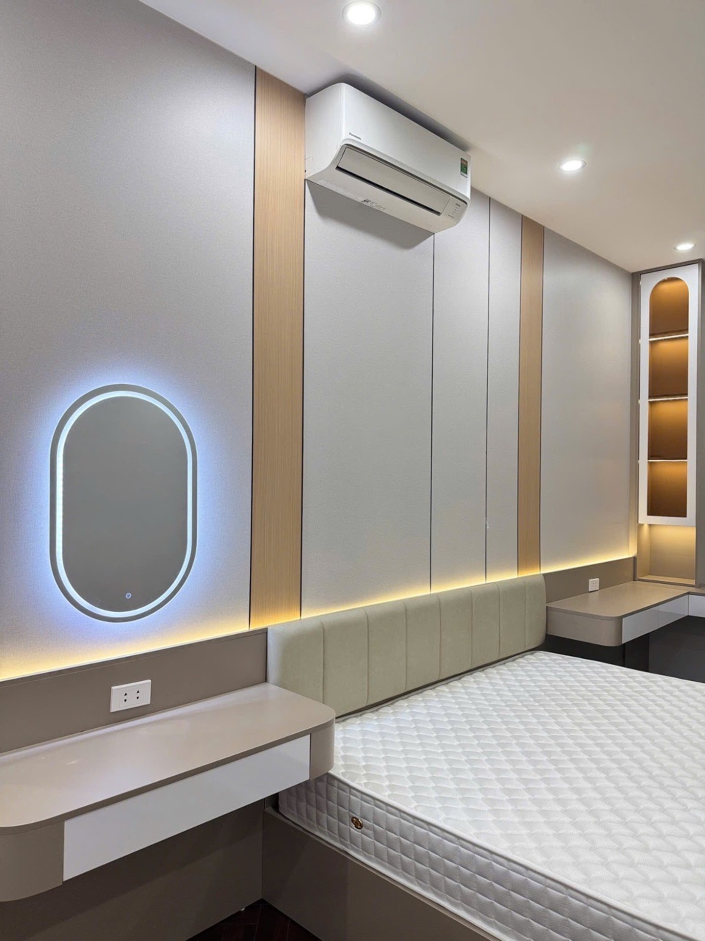 Bán nhà Hoàng Đạo Thúy - diện tích 115m2 16 tầng - Lô góc, full nội thất mới - giá 11 tỷ
