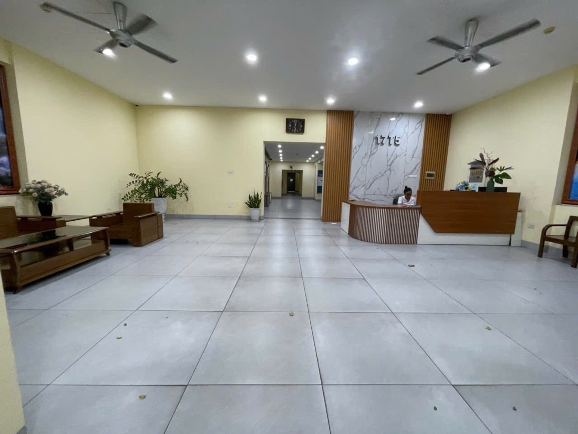 Bán nhà Hoàng Đạo Thúy - diện tích 115m2 16 tầng - Lô góc, full nội thất mới - giá 11 tỷ