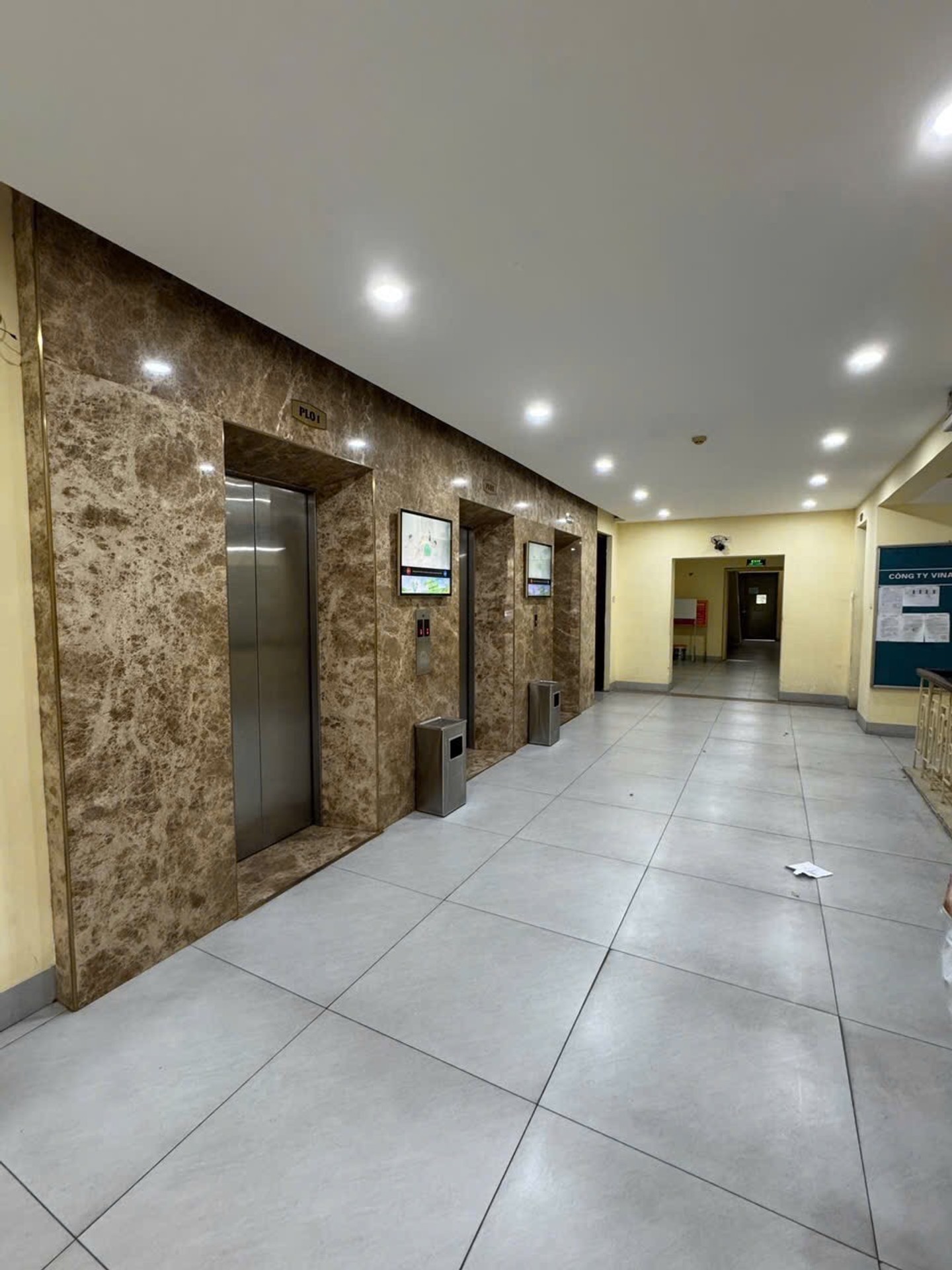 Bán nhà Hoàng Đạo Thúy - diện tích 115m2 16 tầng - Lô góc, full nội thất mới - giá 11 tỷ