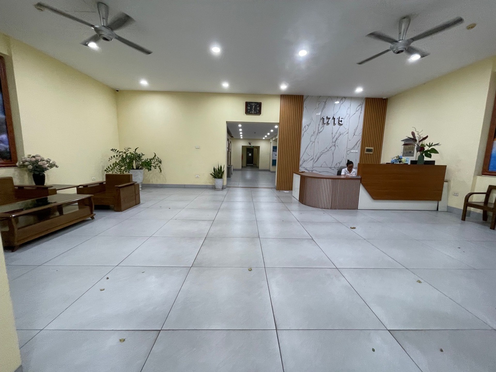 Bán nhà Hoàng Đạo Thúy - diện tích 115m2 16 tầng - Lô góc, full nội thất mới - giá 11 tỷ