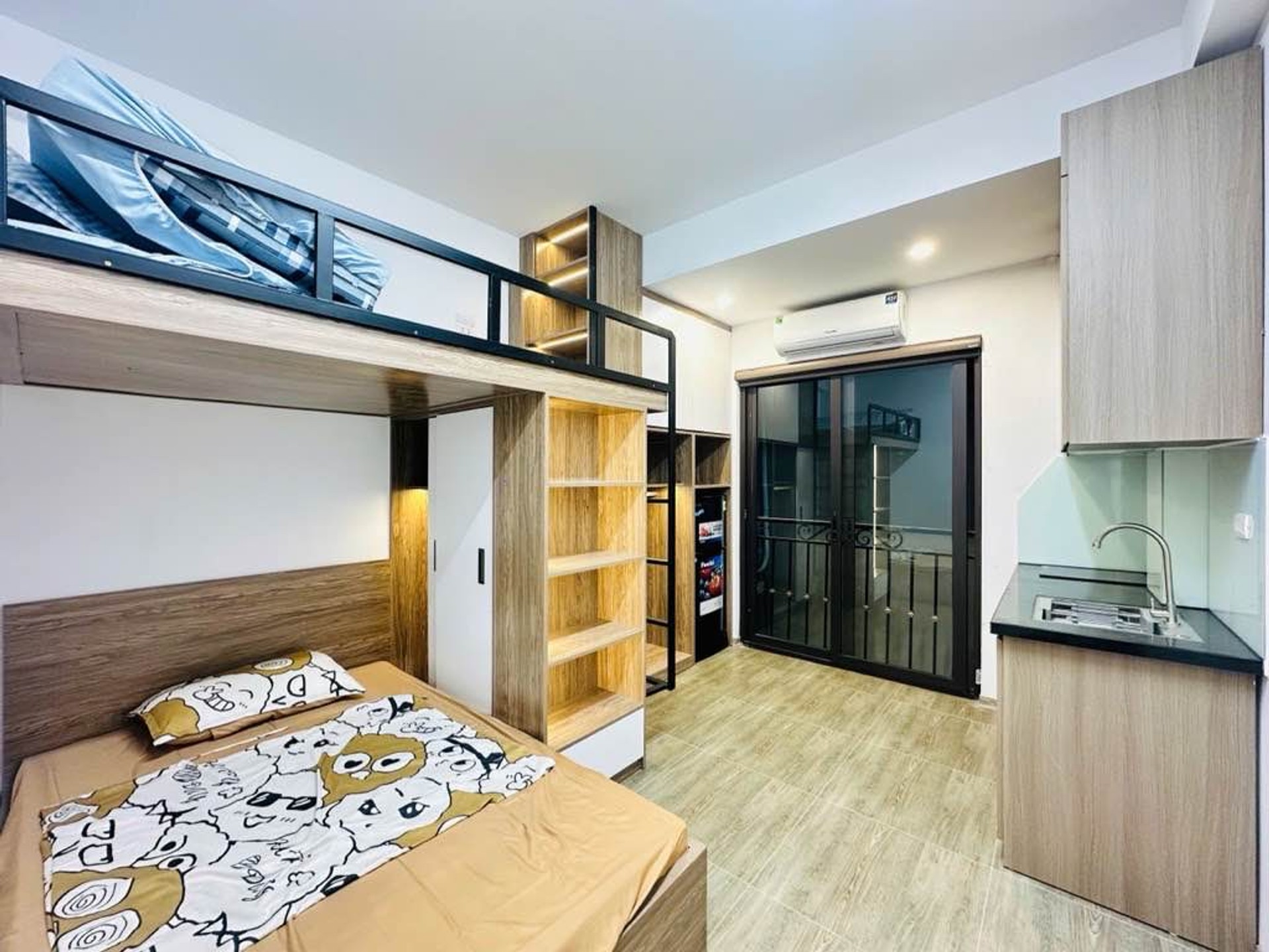 Bán nhà Hai Bà Trưng - diện tích 42m2 5 tầng - Nhà xây mới, cho thuê cháy phòng - giá 10,5 tỷ