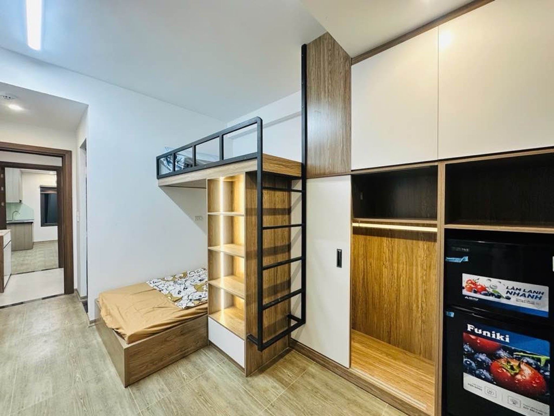 Bán nhà Hai Bà Trưng - diện tích 42m2 5 tầng - Nhà xây mới, cho thuê cháy phòng - giá 10,5 tỷ