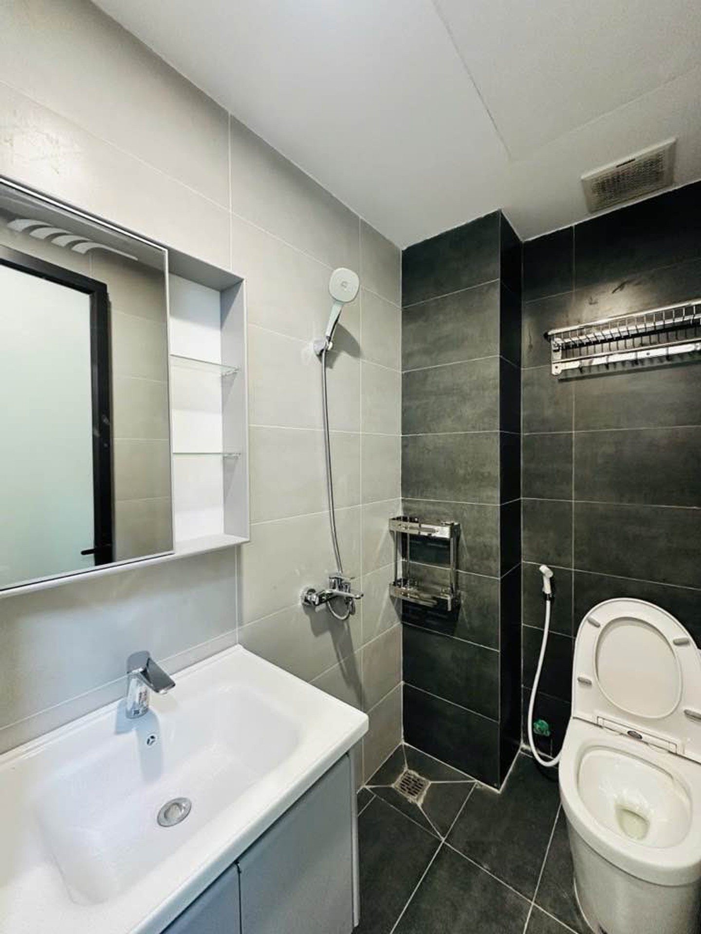 Bán nhà Hai Bà Trưng - diện tích 42m2 5 tầng - Nhà xây mới, cho thuê cháy phòng - giá 10,5 tỷ