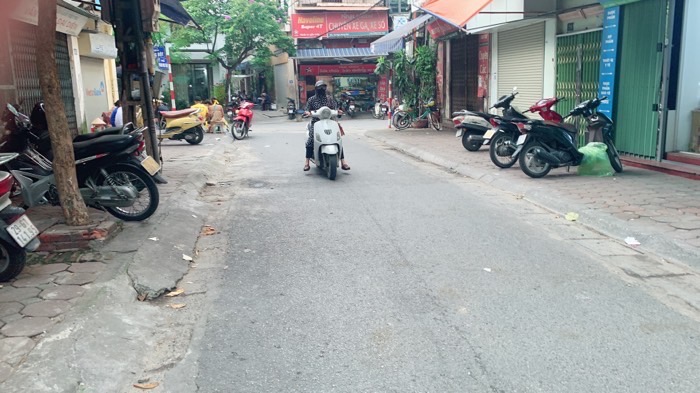 Bán nhà Phan Phù Tiên - diện tích 70m2 2 tầng - MẶT PHỐ HIẾM - giá 32,5 tỷ