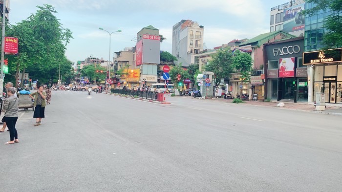 Bán nhà Phan Phù Tiên - diện tích 70m2 2 tầng - MẶT PHỐ HIẾM - giá 32,5 tỷ