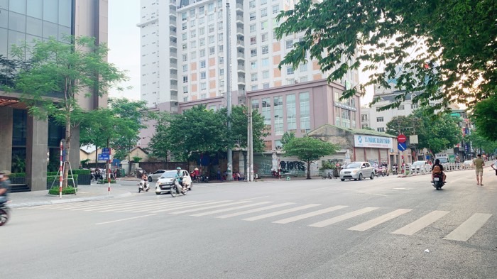 Bán nhà Phan Phù Tiên - diện tích 70m2 2 tầng - MẶT PHỐ HIẾM - giá 32,5 tỷ