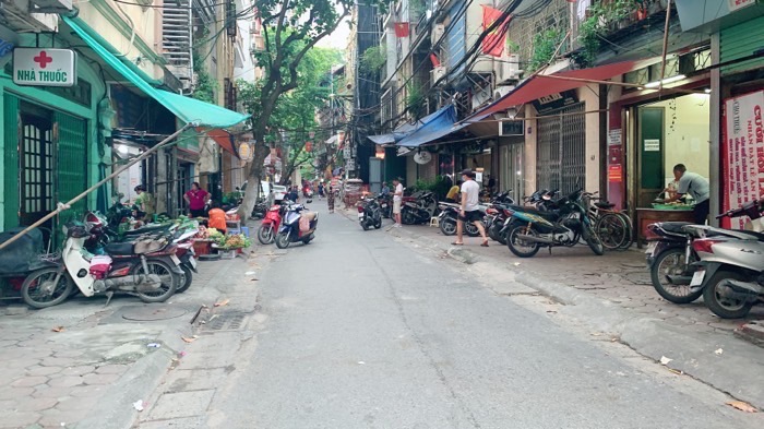 Bán nhà Phan Phù Tiên - diện tích 70m2 2 tầng - MẶT PHỐ HIẾM - giá 32,5 tỷ