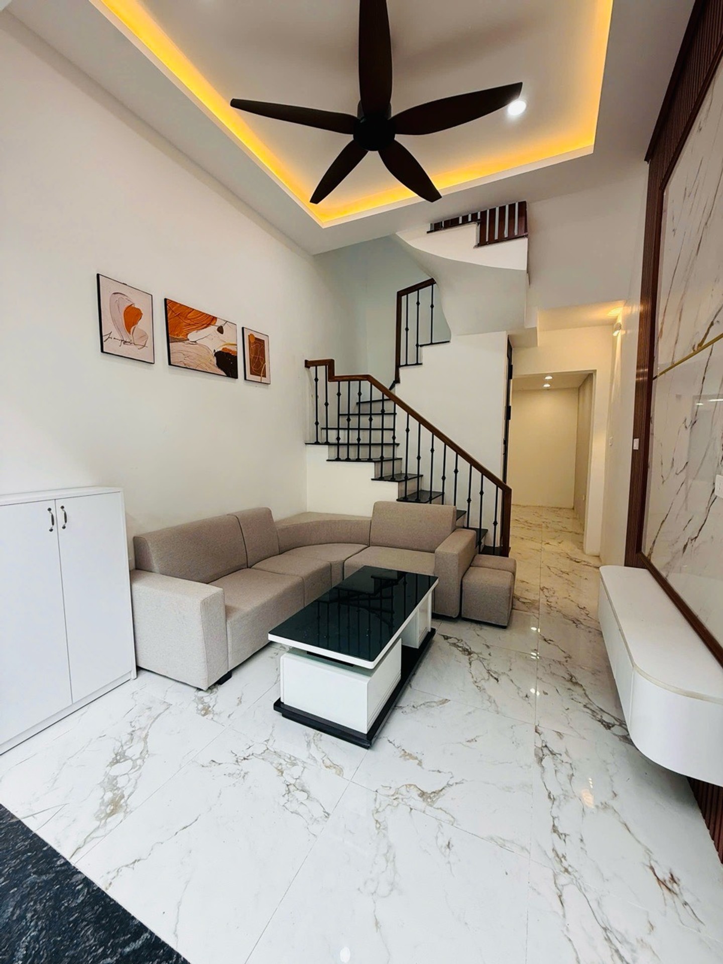 Bán nhà Tân Mai - diện tích 32m2 3 tầng - 2 mặt ngõ - giá 5,9 tỷ