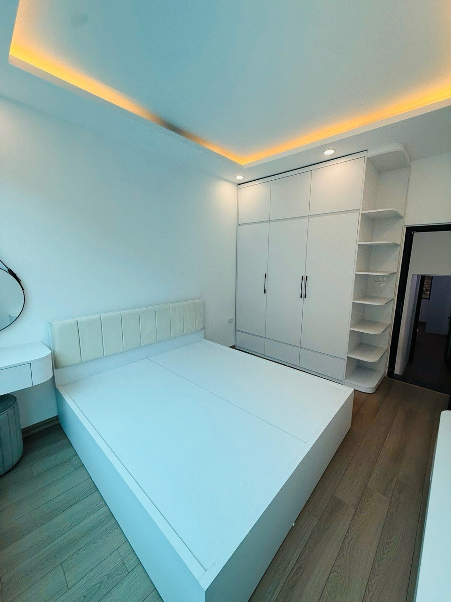 Bán nhà Tân Mai - diện tích 32m2 3 tầng - 2 mặt ngõ - giá 5,9 tỷ