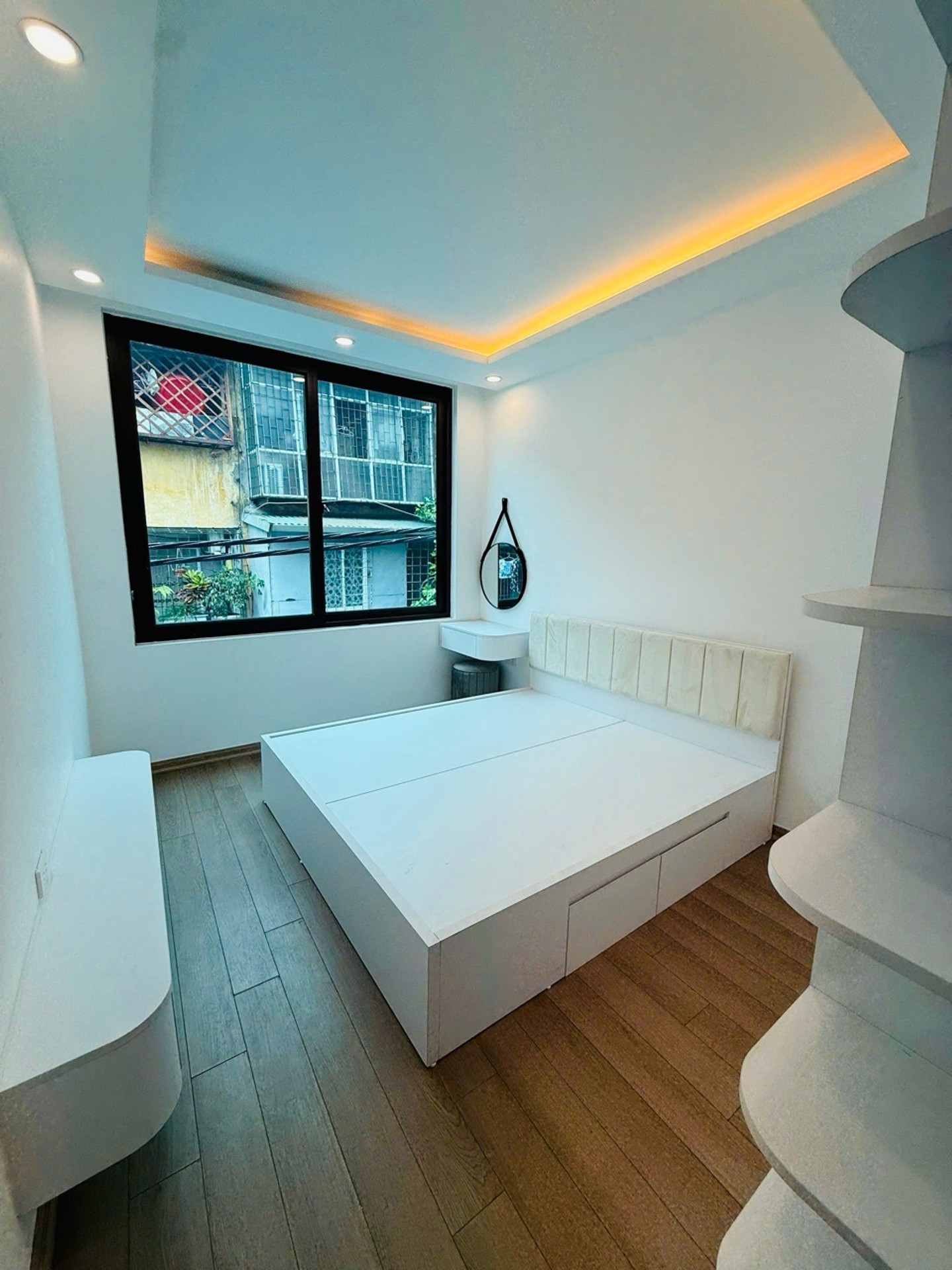 Bán nhà Tân Mai - diện tích 32m2 3 tầng - 2 mặt ngõ - giá 5,9 tỷ