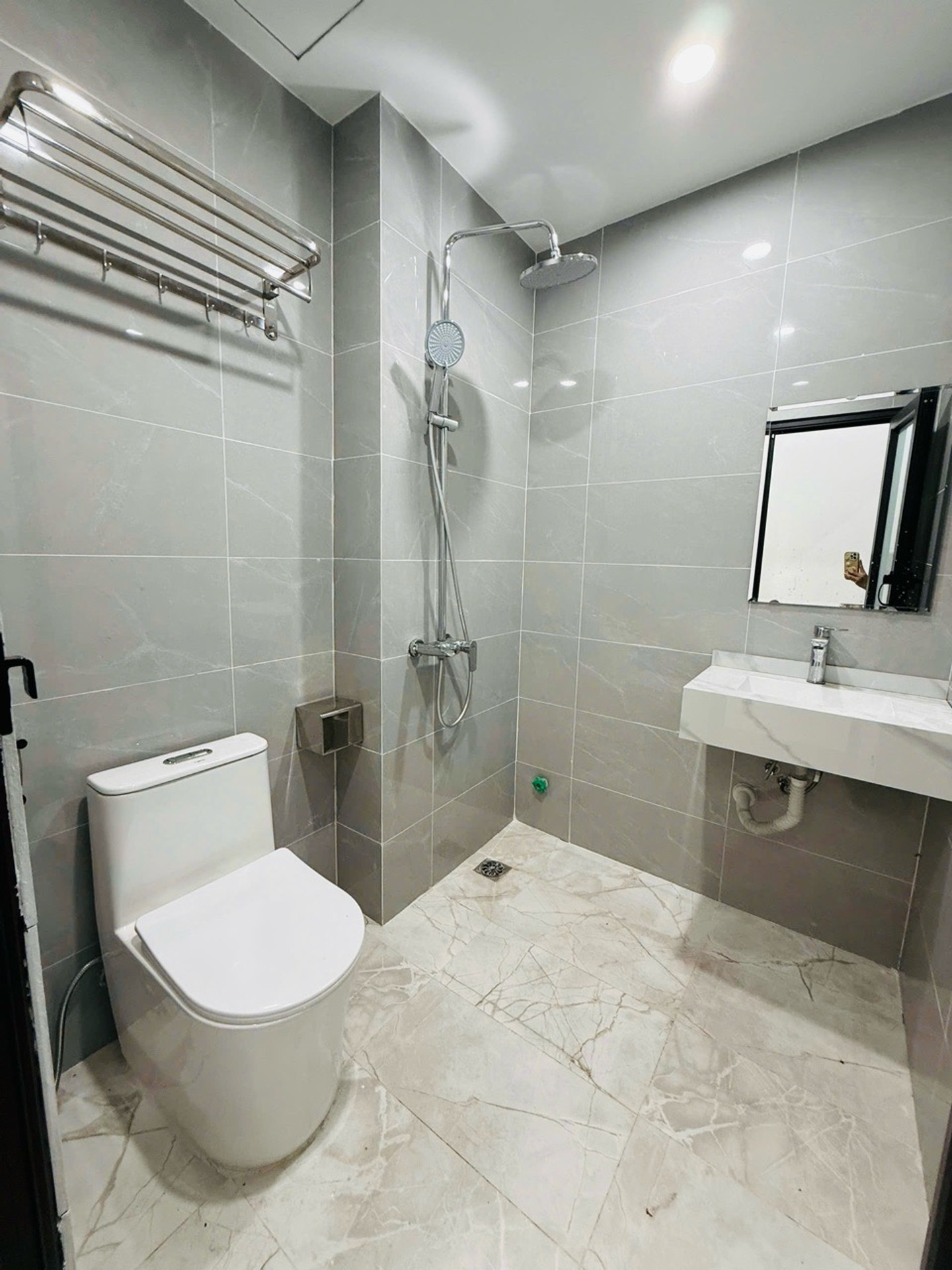 Bán nhà Tân Mai - diện tích 32m2 3 tầng - 2 mặt ngõ - giá 5,9 tỷ