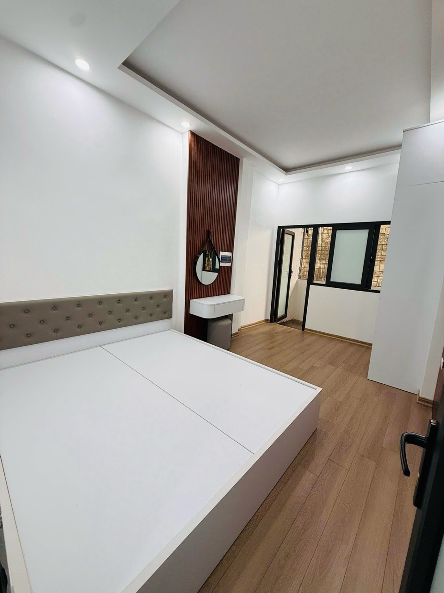 Bán nhà Tân Mai - diện tích 32m2 3 tầng - 2 mặt ngõ - giá 5,9 tỷ