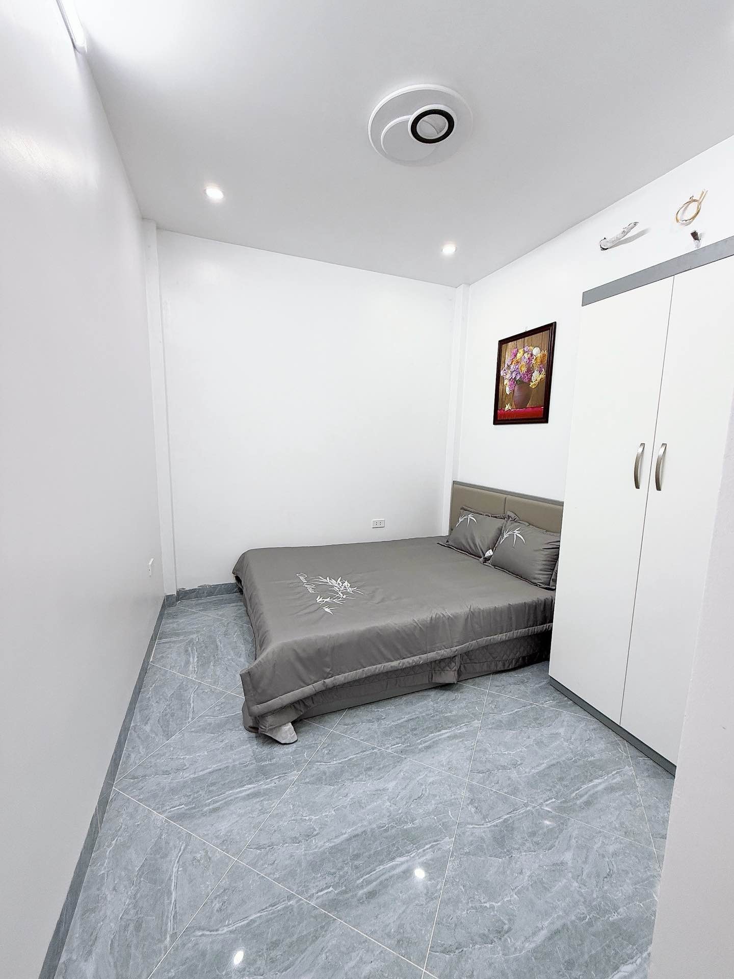 Bán nhà Vĩnh Tuy - diện tích 41m2 4 tầng - Nhà 6 ngủ, full nội thất - giá 3,95 tỷ