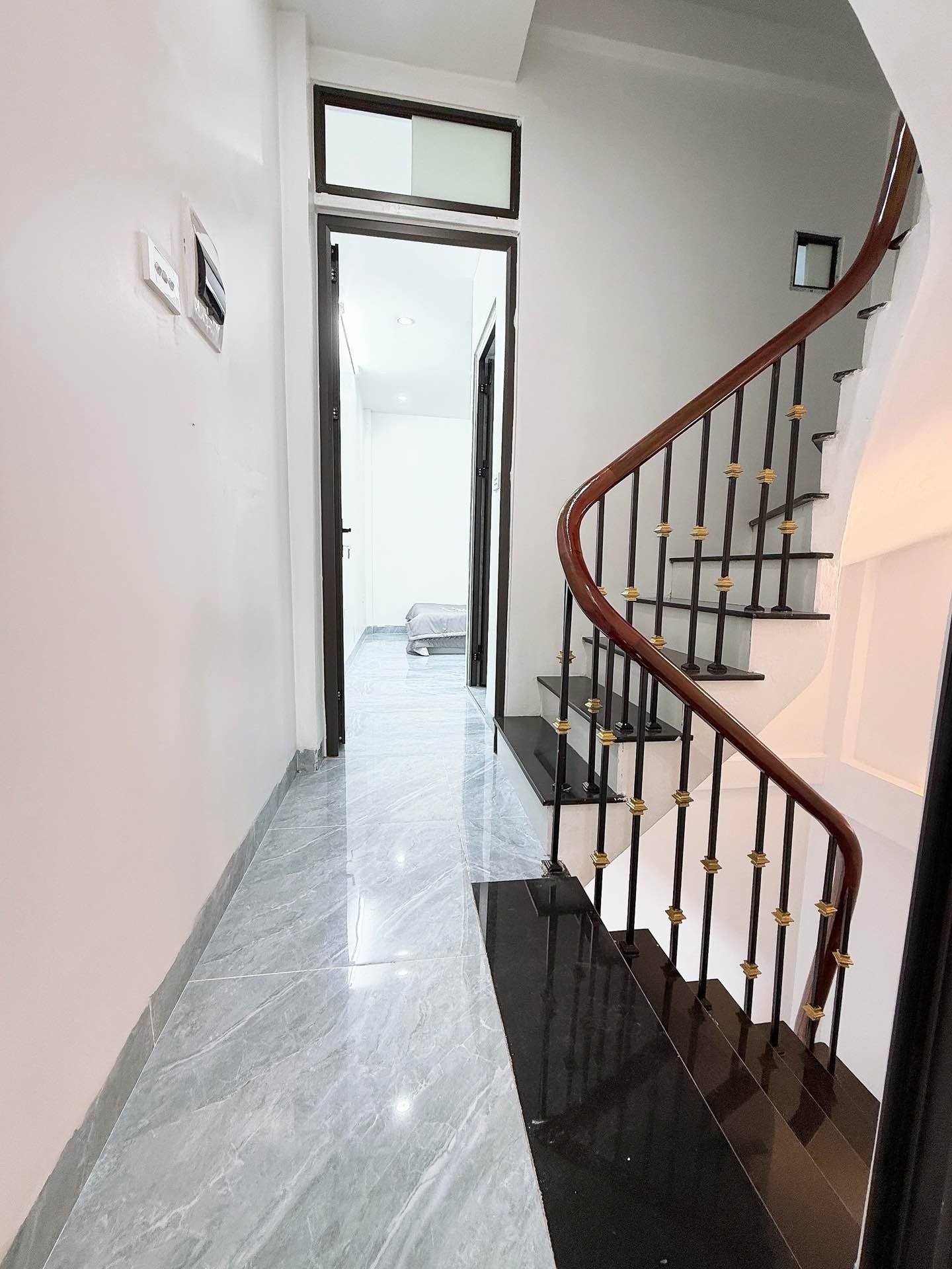 Bán nhà Vĩnh Tuy - diện tích 41m2 4 tầng - Nhà 6 ngủ, full nội thất - giá 3,95 tỷ