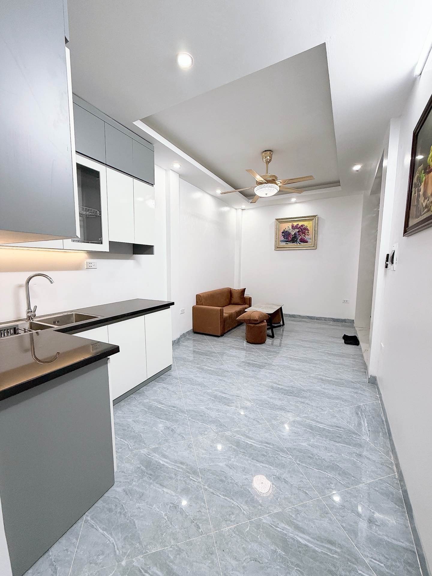 Bán nhà Vĩnh Tuy - diện tích 41m2 4 tầng - Nhà 6 ngủ, full nội thất - giá 3,95 tỷ