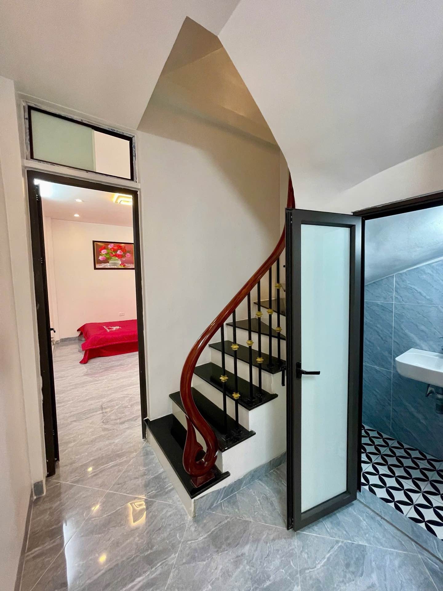 Bán nhà Vĩnh Tuy - diện tích 41m2 4 tầng - Nhà 6 ngủ, full nội thất - giá 3,95 tỷ