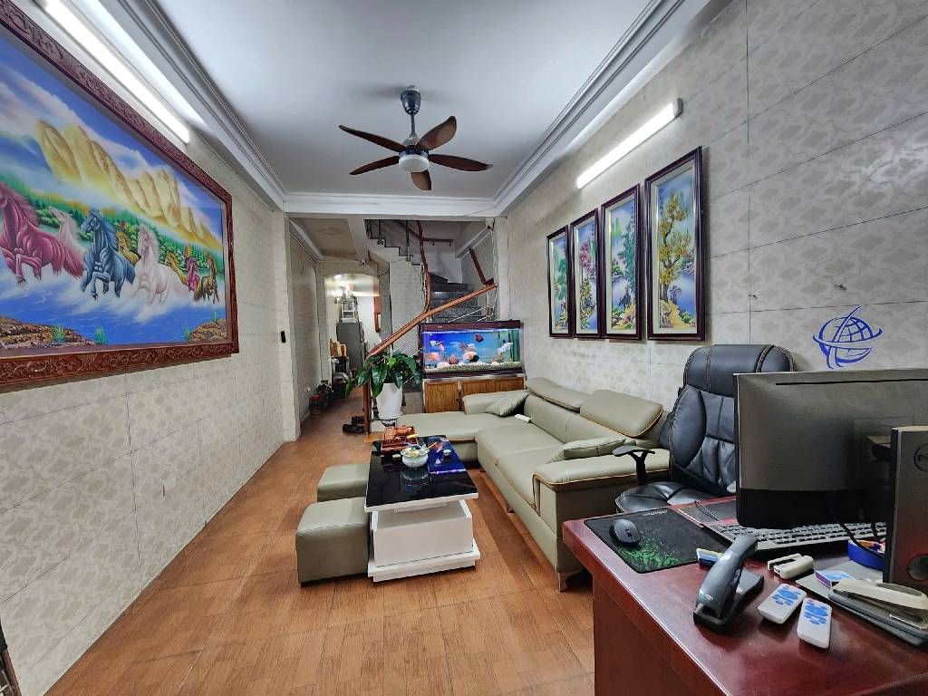 Bán nhà Hoàng Mai - diện tích 55m2 5 tầng - Nhà mặt phố, vỉa hè siêu to - giá 21 tỷ