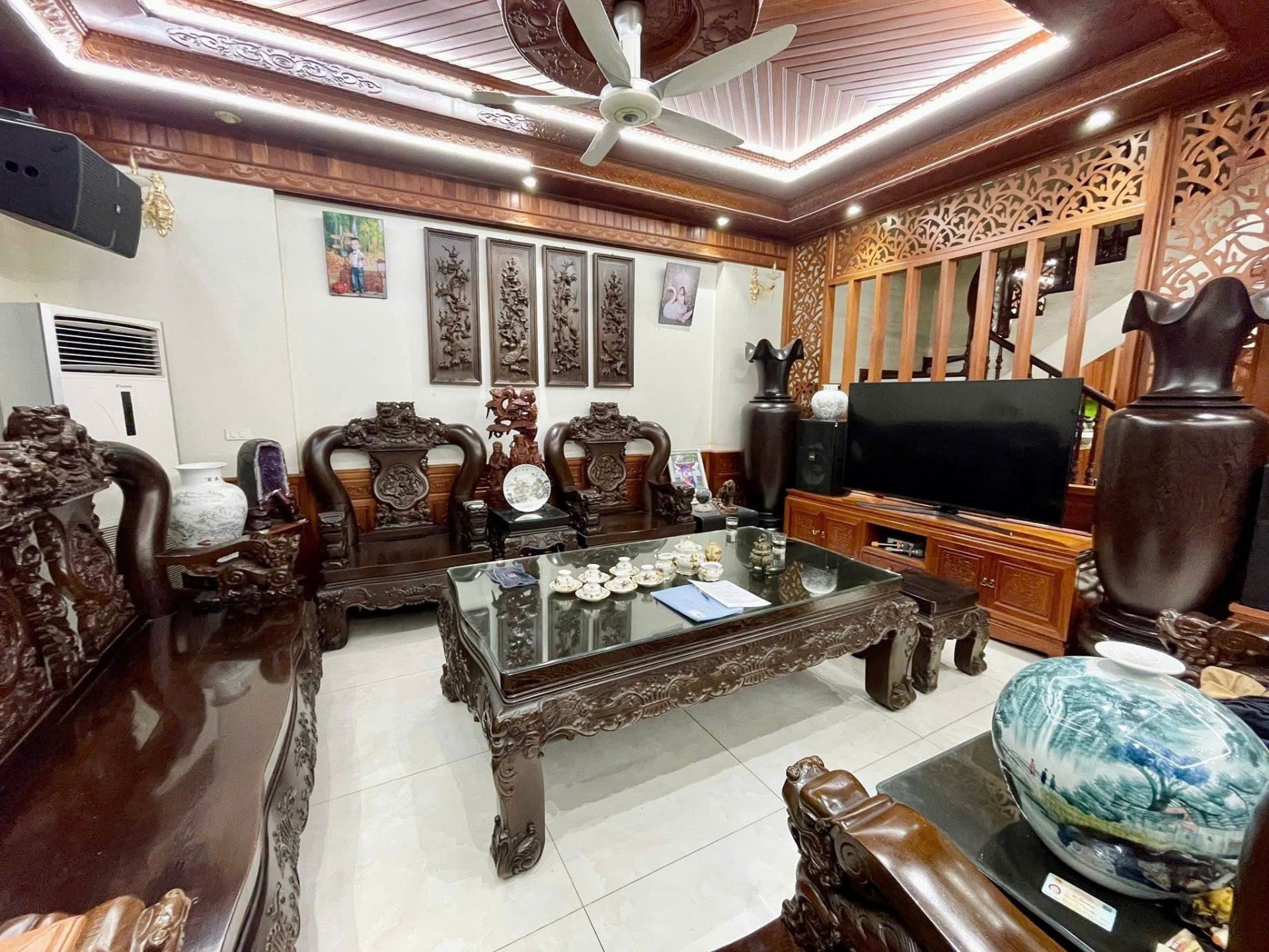 Bán nhà Linh Đàm - diện tích 200m2 4 tầng - Biệt thự song lập view công viên - giá 84 tỷ