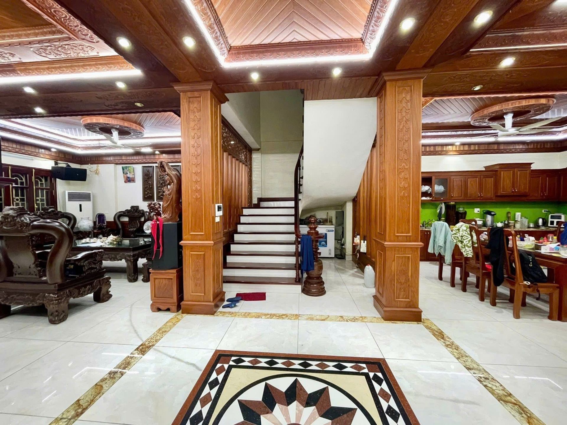 Bán nhà Linh Đàm - diện tích 200m2 4 tầng - Biệt thự song lập view công viên - giá 84 tỷ