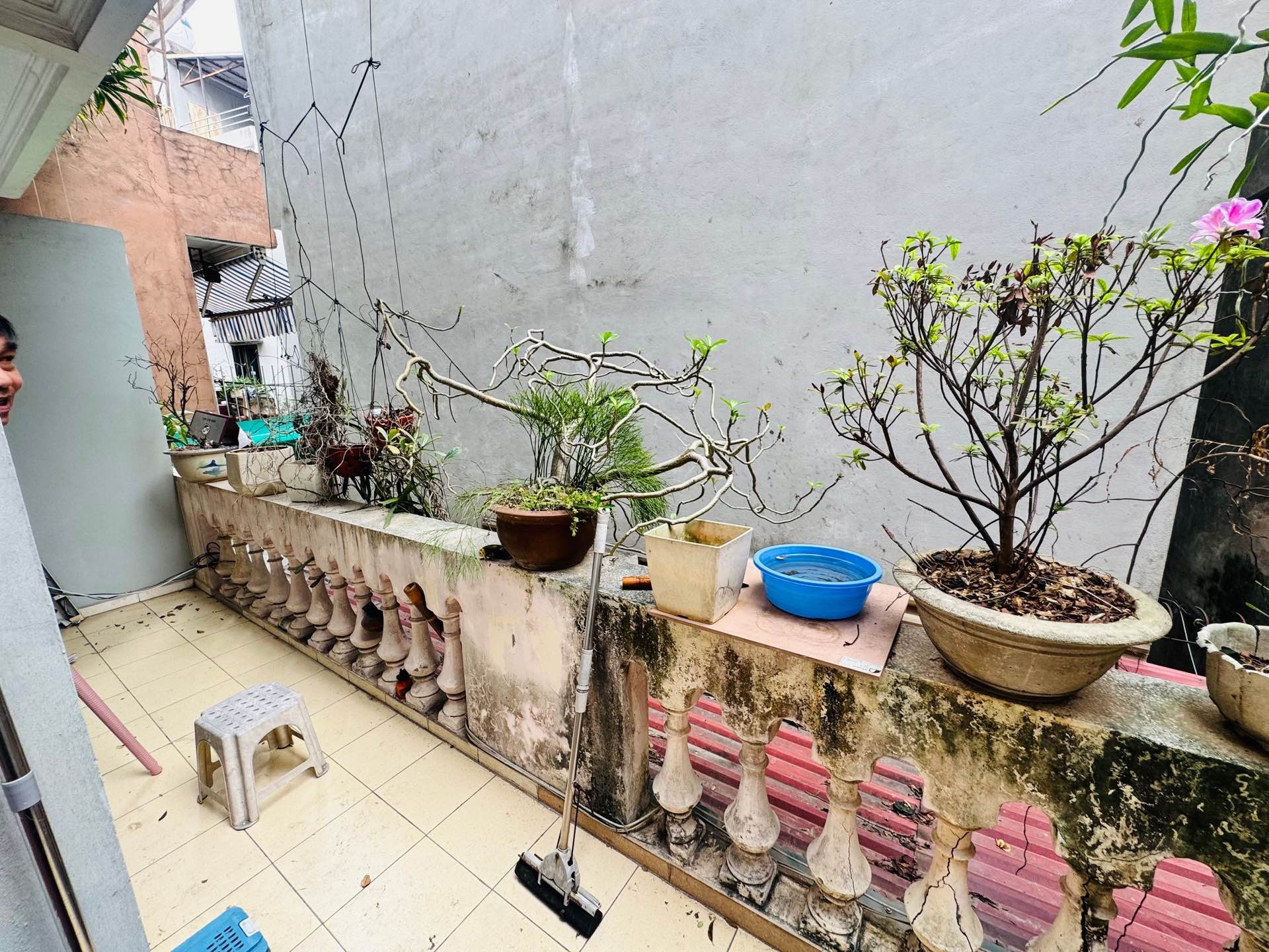 Bán nhà Thanh Nhàn - diện tích 42m2 3 tầng - Nhà đẹp hiếm có - giá 10,5 tỷ