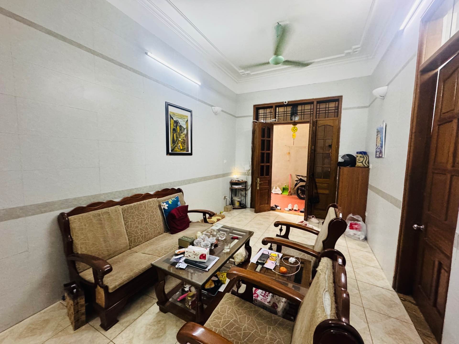 Bán nhà Thanh Nhàn - diện tích 42m2 3 tầng - Nhà đẹp hiếm có - giá 10,5 tỷ
