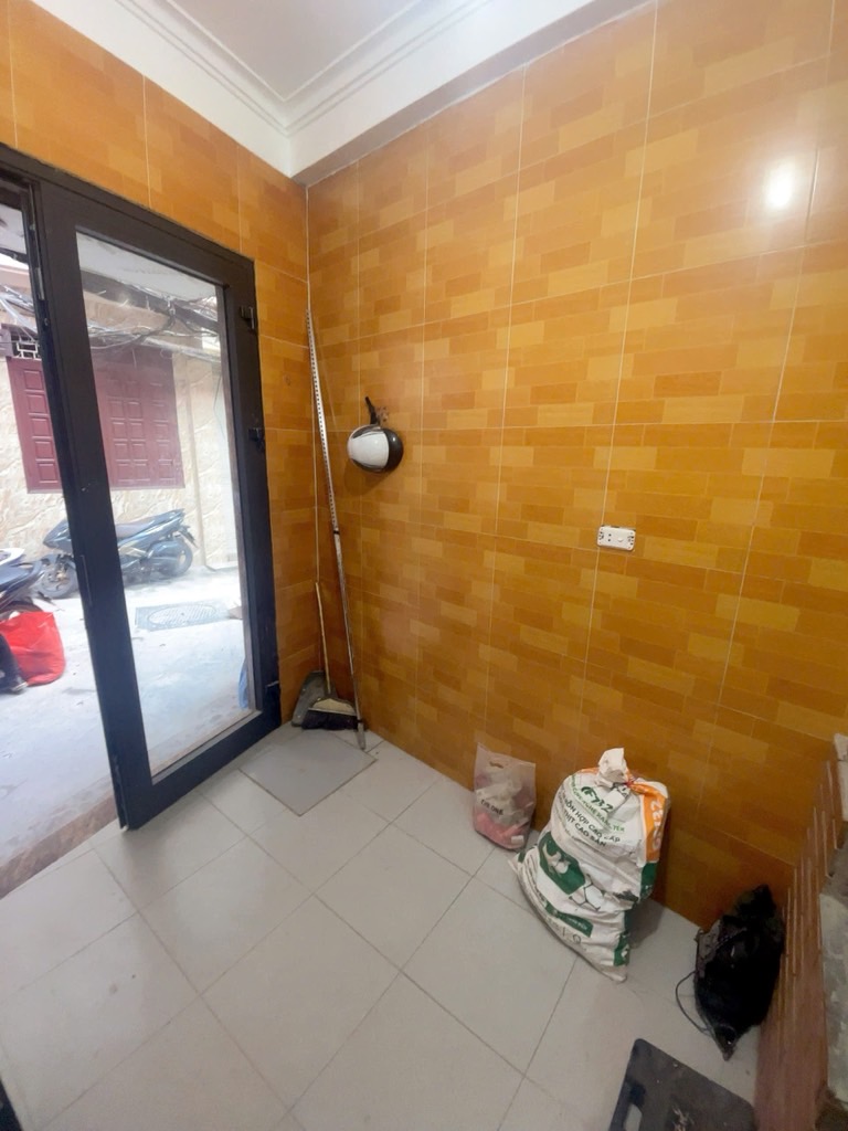 Bán nhà Đê Tô Hoàng - diện tích 10m2 5 tầng - Lô góc - giá 3 tỷ
