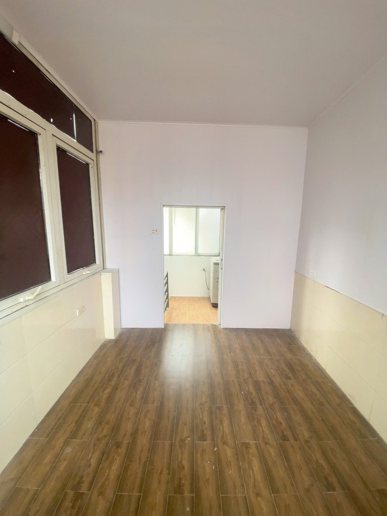 Bán nhà Đê Tô Hoàng - diện tích 10m2 5 tầng - Lô góc - giá 3 tỷ